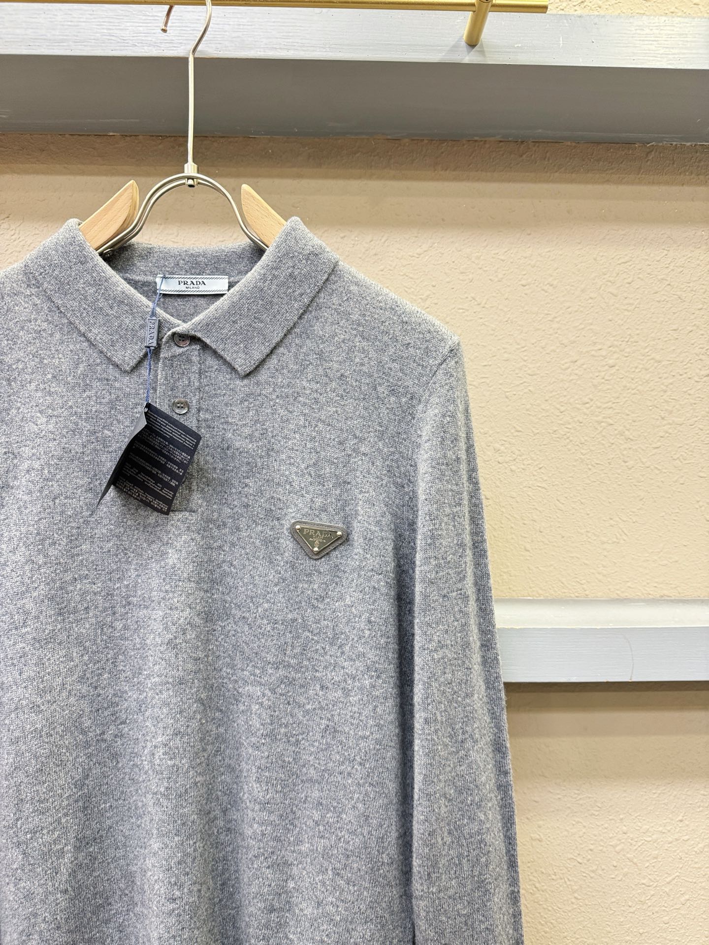 (最大可穿230斤) PRADA 普拉达 2025秋冬新款羊绒毛衣，羊绒+绵羊毛。logo图案设计，胸前