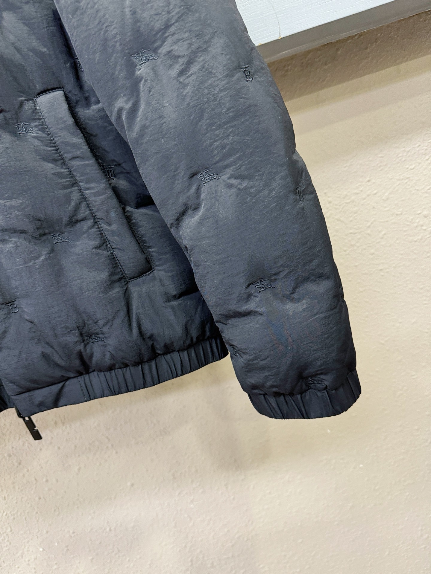 双面可穿BURBERRY巴宝莉 2025秋冬新款棉服夹克外套，内里加棉，精工刺绣，原单狠货 意大利进口面