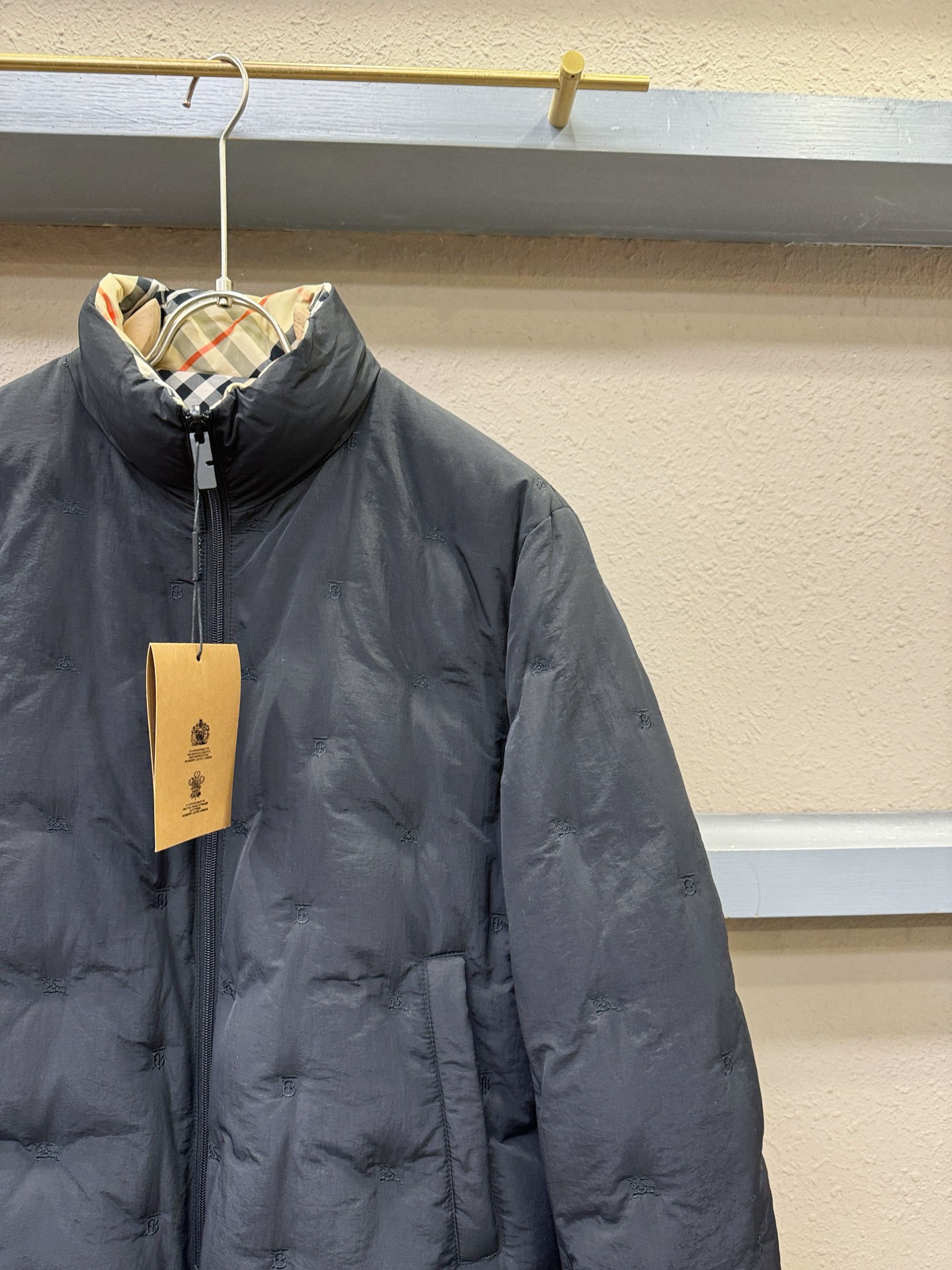 双面可穿BURBERRY巴宝莉 2025秋冬新款棉服夹克外套，内里加棉，精工刺绣，原单狠货 意大利进口面