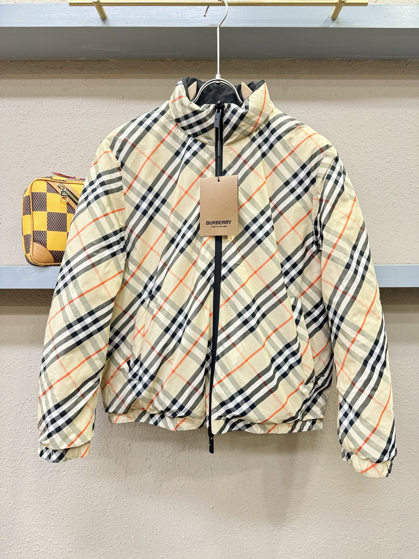 双面可穿BURBERRY巴宝莉 2025秋冬新款棉服夹克外套，内里加棉，精工刺绣，原单狠货 意大利进口面