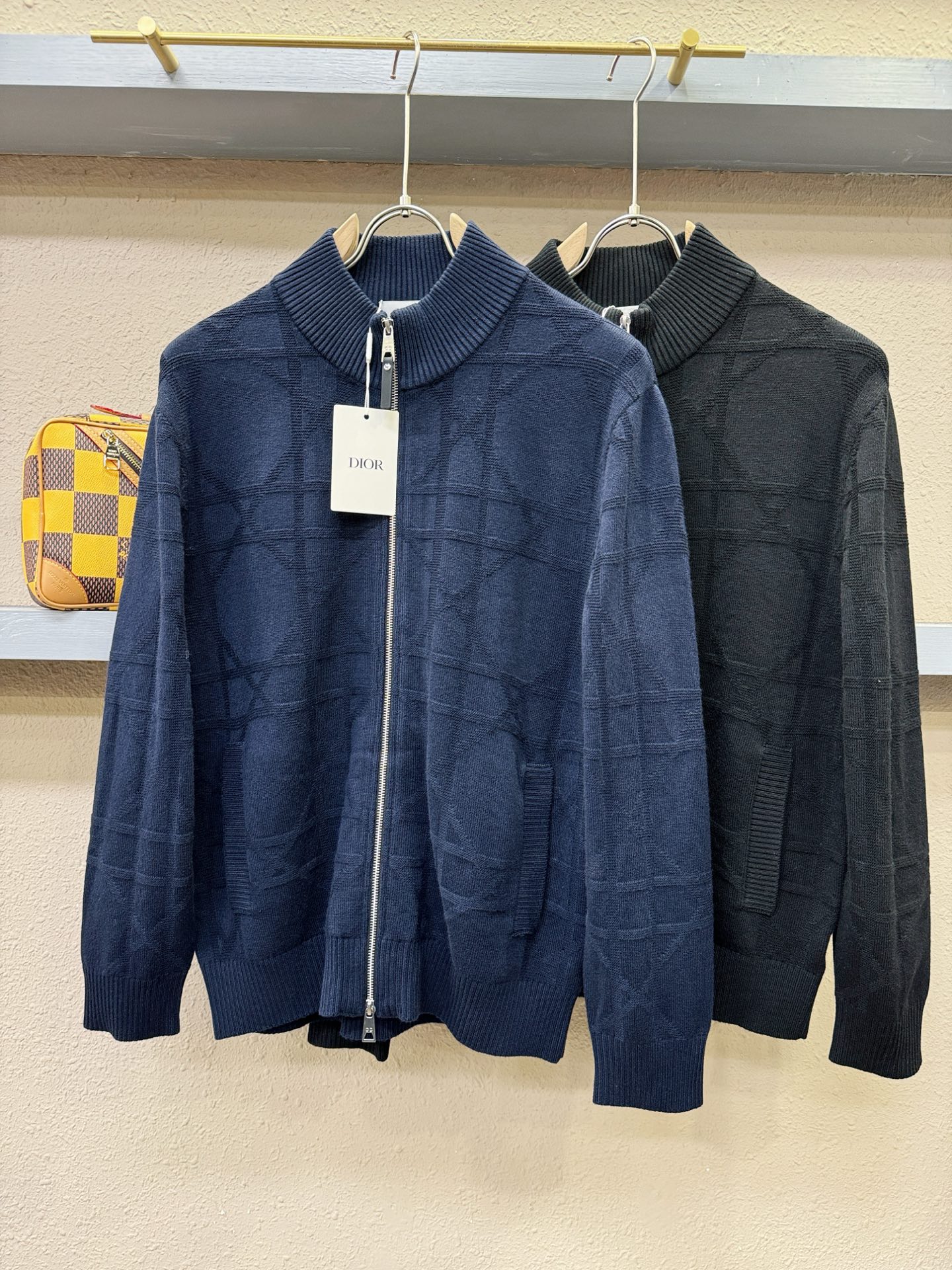 Dior迪奥 25ss秋冬新款羊毛外套，绵羊毛面，超A原单外套！甄选顶级绵羊毛打造、搭配经典Logo设计