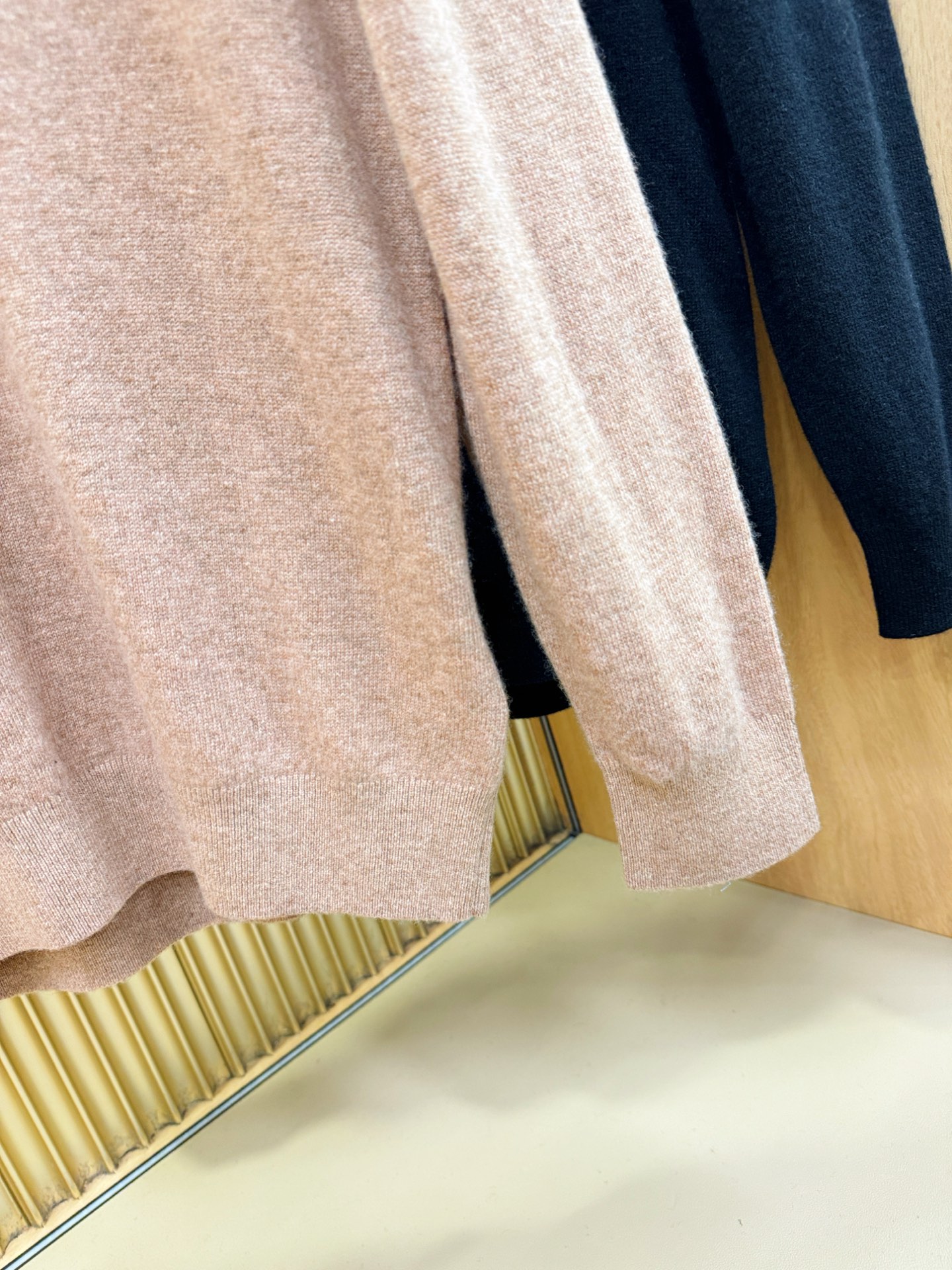 (最大可穿230斤) Loro Piana诺悠翩雅 2025秋冬新款羊绒毛衣，羊绒+绵羊毛。logo图案