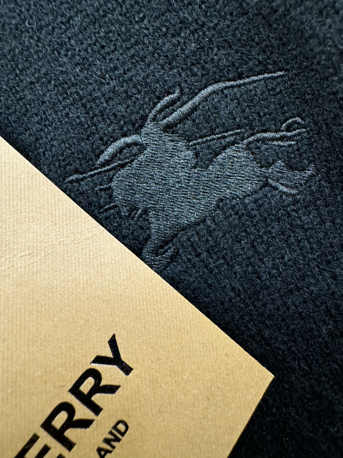 (最大可穿230斤) BURBERRY巴宝莉 2025秋冬新款羊绒毛衣，羊绒+绵羊毛。logo图案设计，