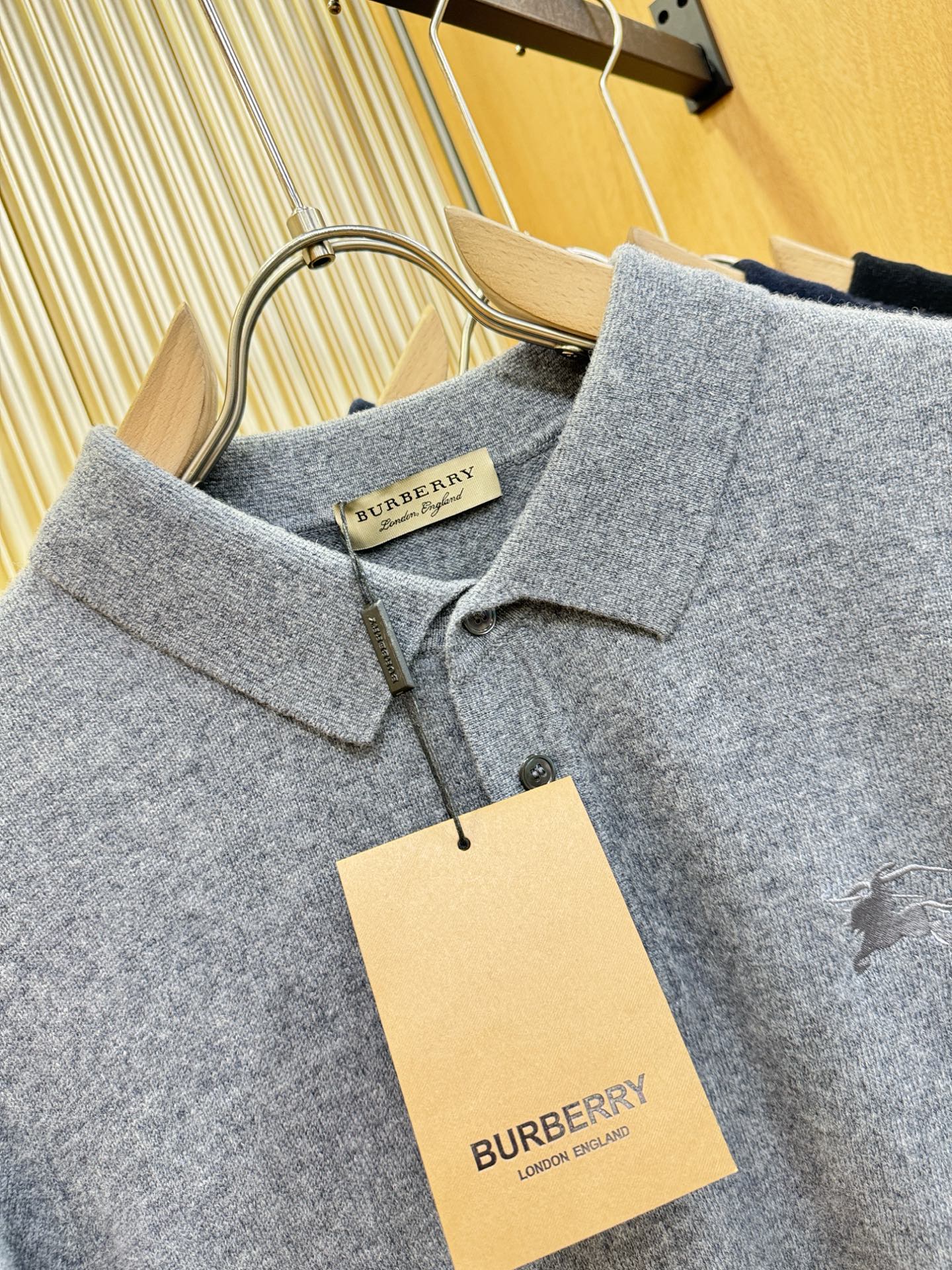 (最大可穿230斤) BURBERRY巴宝莉 2025秋冬新款羊绒毛衣，羊绒+绵羊毛。logo图案设计，