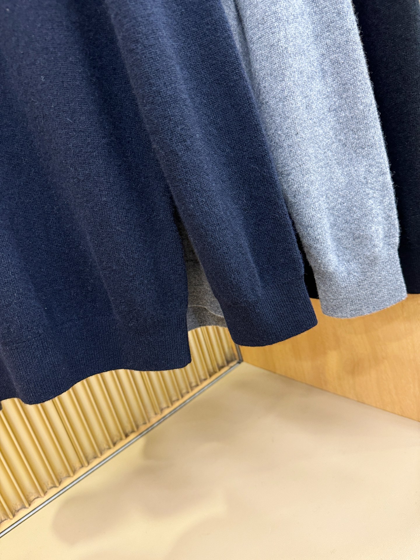 (最大可穿230斤) BURBERRY巴宝莉 2025秋冬新款羊绒毛衣，羊绒+绵羊毛。logo图案设计，