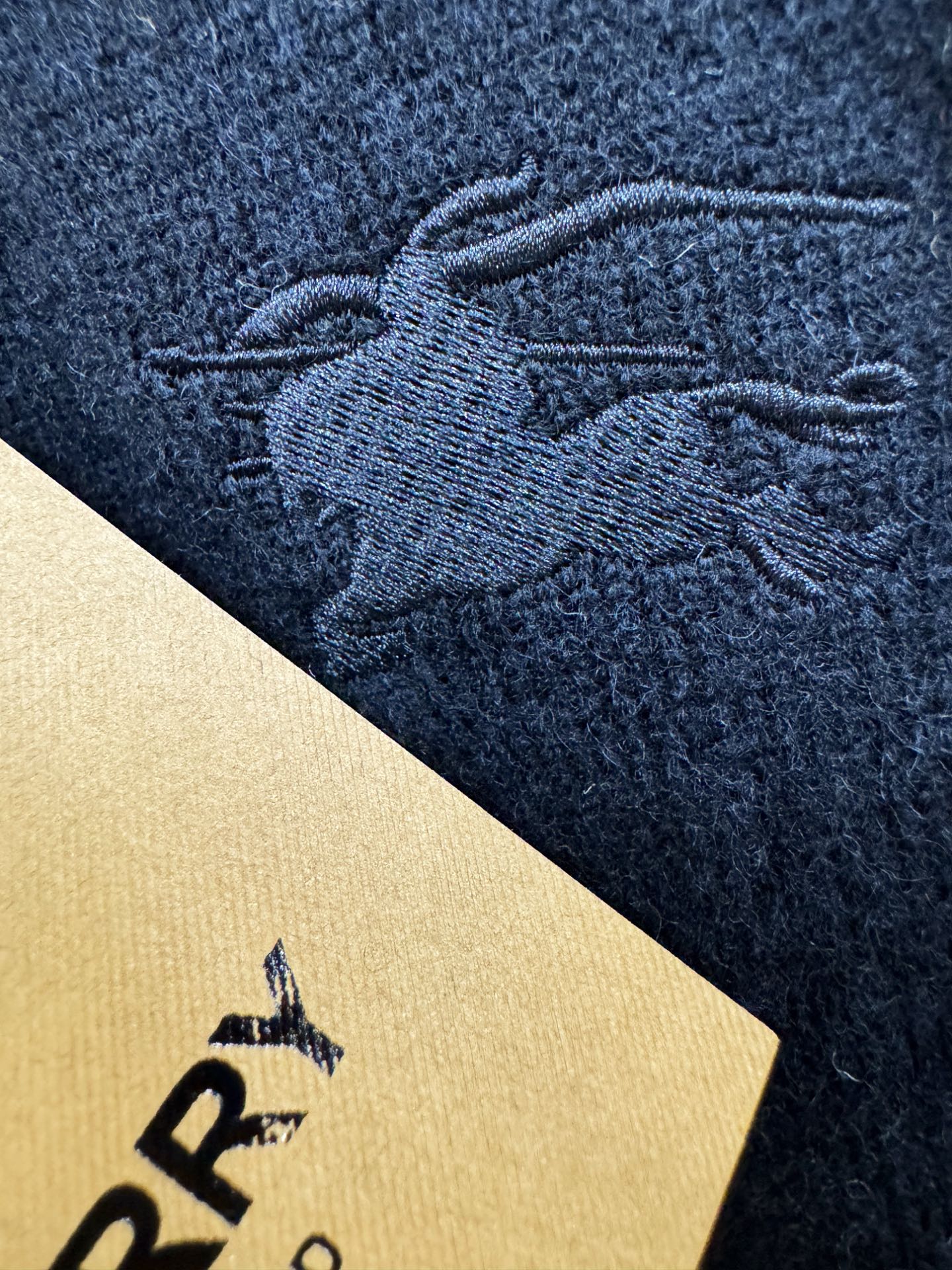 (最大可穿230斤) BURBERRY巴宝莉 2025秋冬新款羊绒毛衣，羊绒+绵羊毛。logo图案设计，