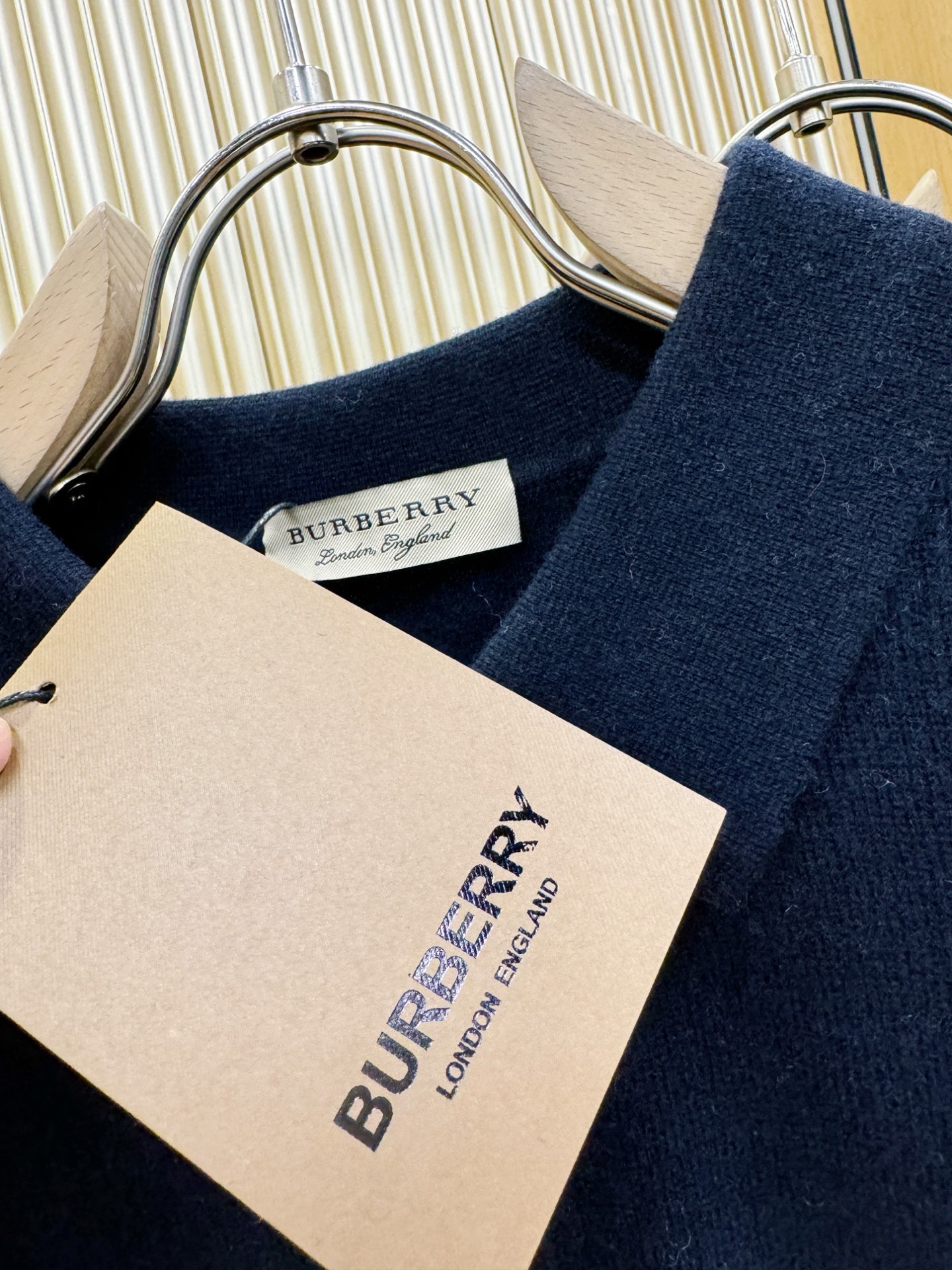 (最大可穿230斤) BURBERRY巴宝莉 2025秋冬新款羊绒毛衣，羊绒+绵羊毛。logo图案设计，