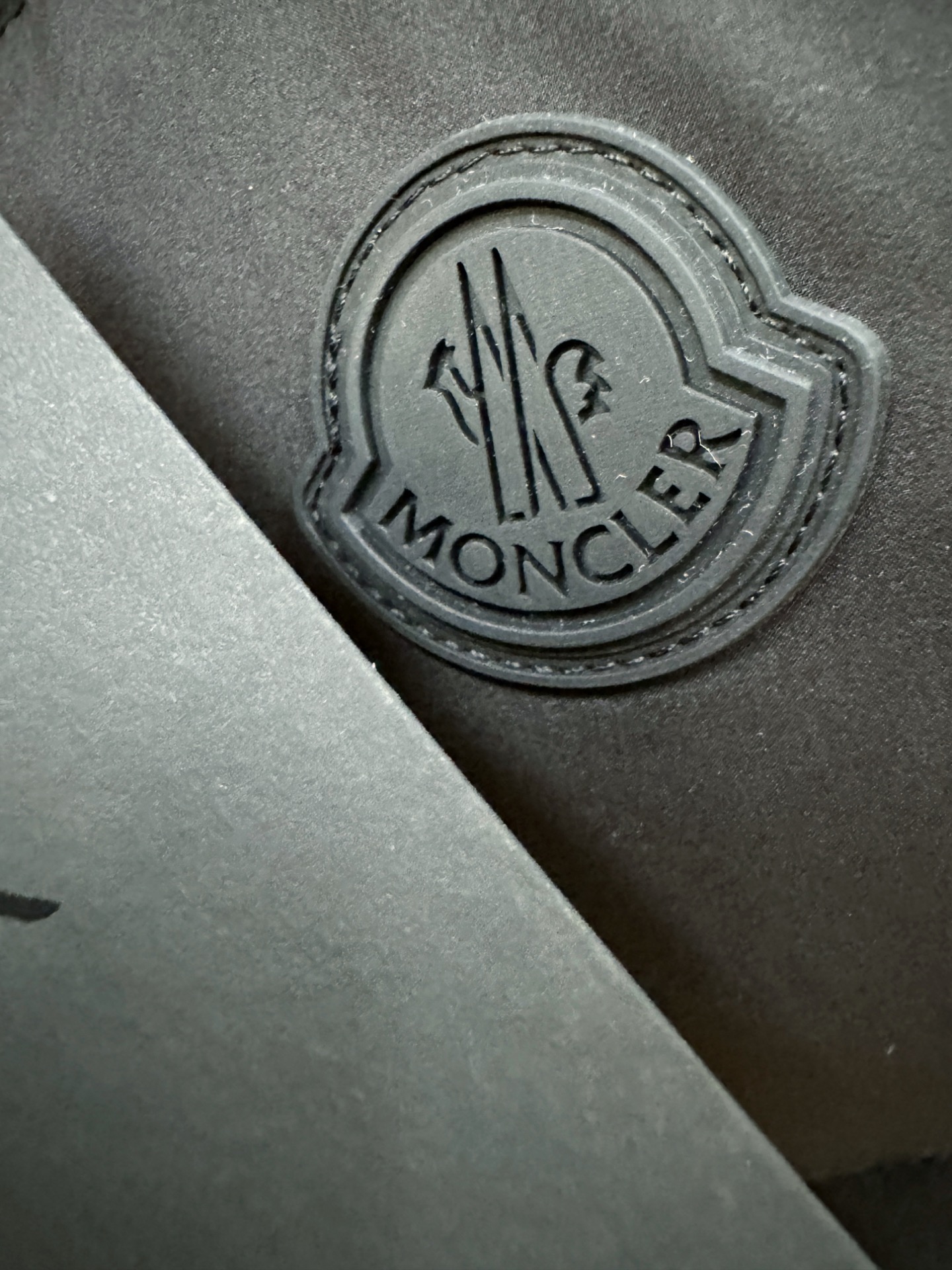 高版本 爆款马甲 Moncler蒙口 2025新款羽绒马甲 秀场新品，品相非常完美，专柜高科技防水面料，