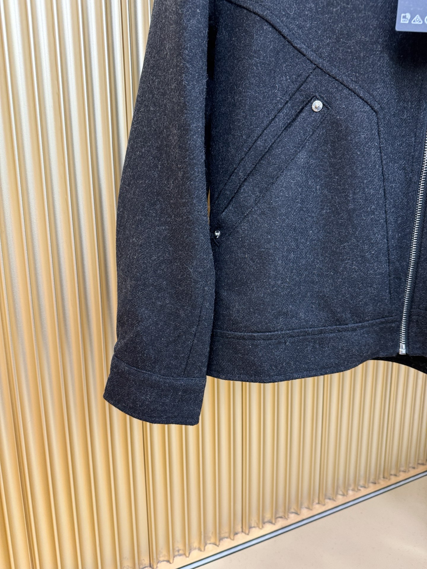 PRADA 普拉达 25ss秋冬新款毛呢外套，超A原单外套！甄选顶级羊毛呢子面料打造。搭配经典Logo设