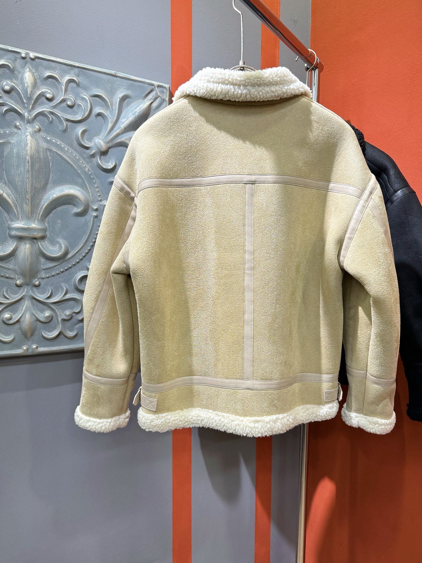 PRADA 普拉达 新品皮毛一体，原生态人造皮面料；100%进口皮毛一体！采用进口人造皮皮料！皮料品质相