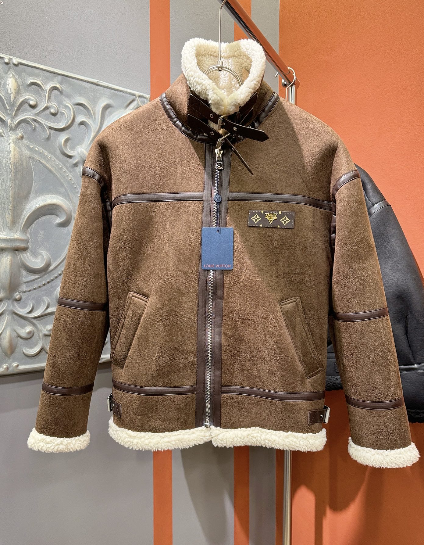 LV路易威登 新品皮毛一体，原生态人造皮面料；100%进口皮毛一体！采用进口人造皮皮料！皮料品质相当高级