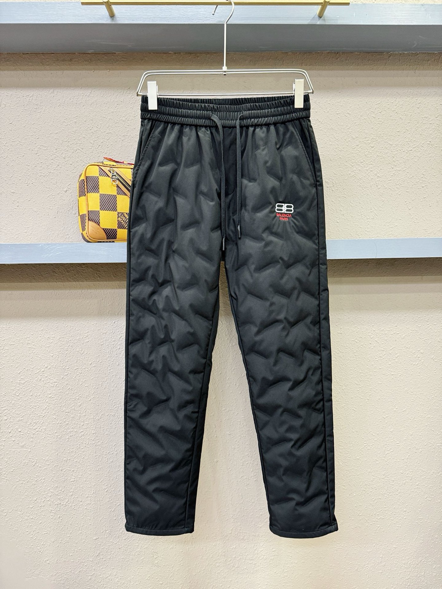 Balenciaga巴黎世家 秋冬新款防寒机能羽绒裤，经典羽绒长裤，防风防雨雪，内里大朵绒填充，舒适保暖