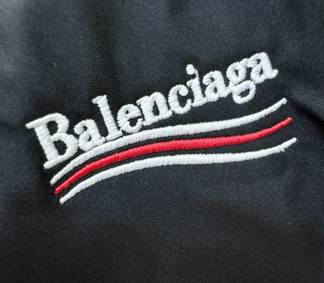 Balenciaga巴黎世家 秋冬新款防寒机能羽绒裤，经典羽绒长裤，防风防雨雪，内里大朵绒填充，舒适保暖