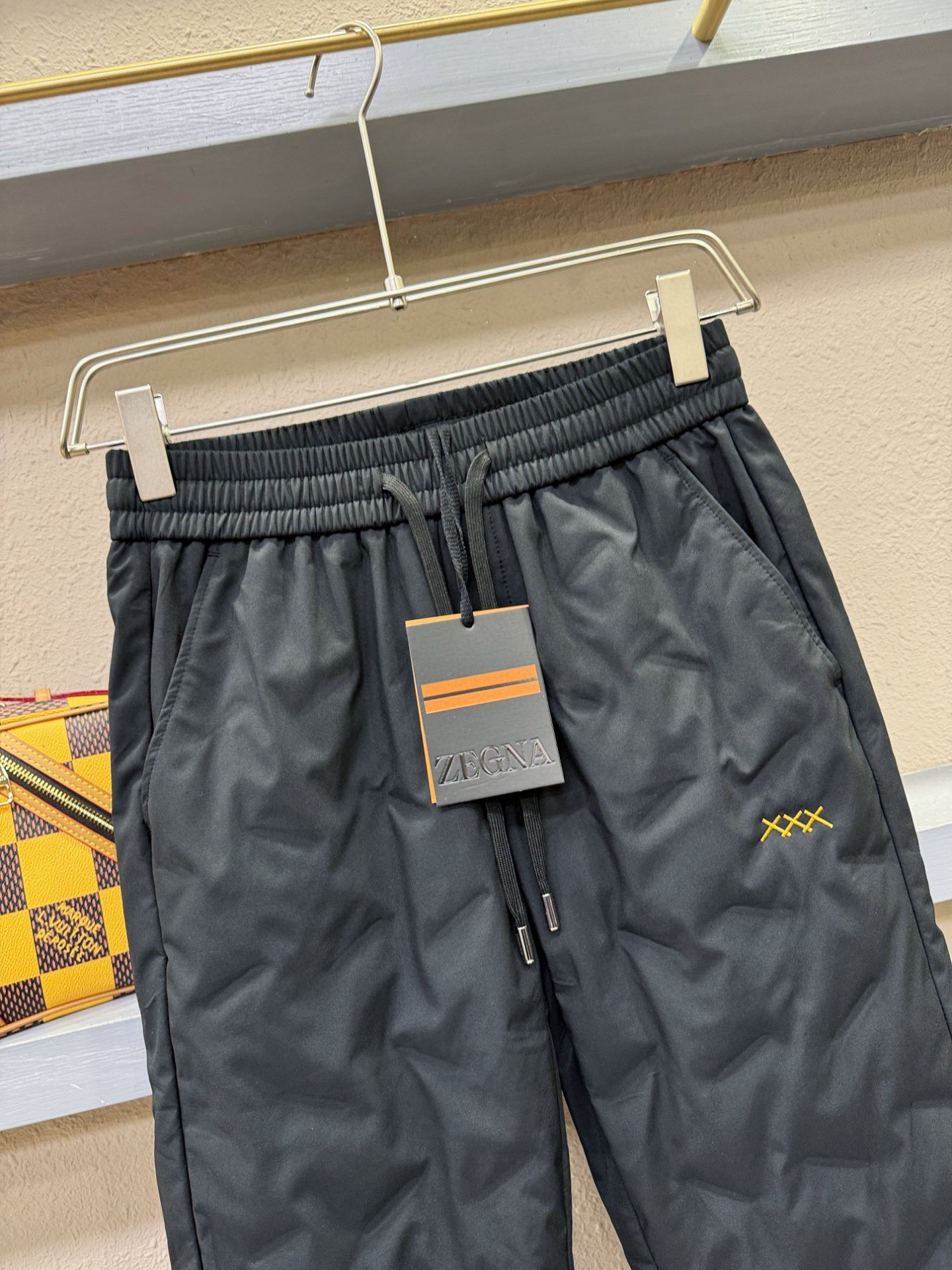 Ermenegildo Zeg*a杰*亚 秋冬新款防寒机能羽绒裤，经典羽绒长裤，防风防雨雪，内里大朵绒填