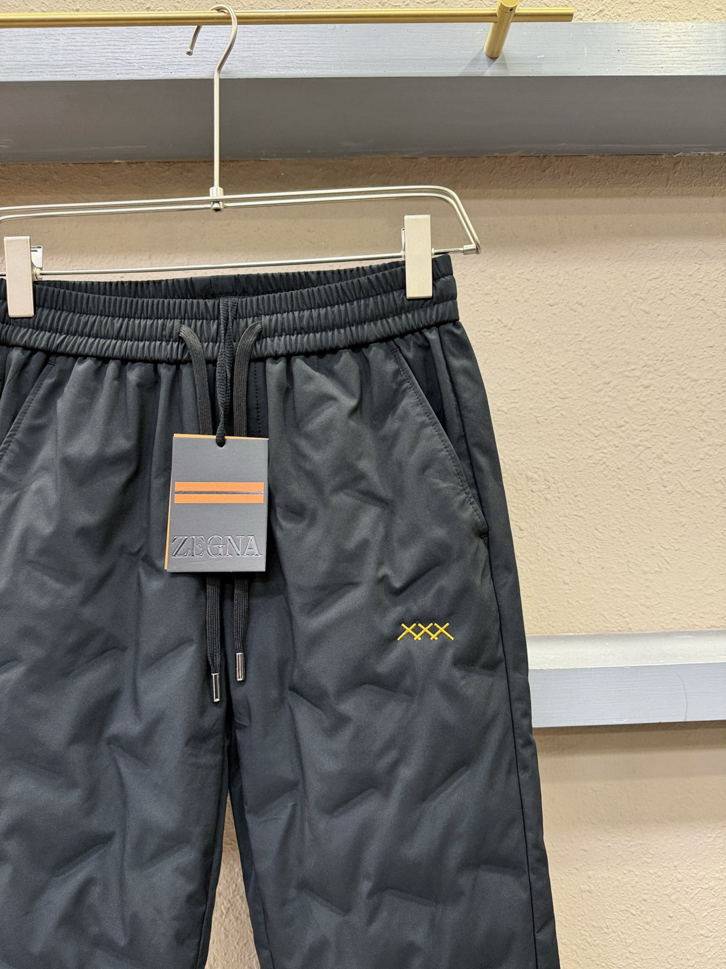 Ermenegildo Zeg*a杰*亚 秋冬新款防寒机能羽绒裤，经典羽绒长裤，防风防雨雪，内里大朵绒填