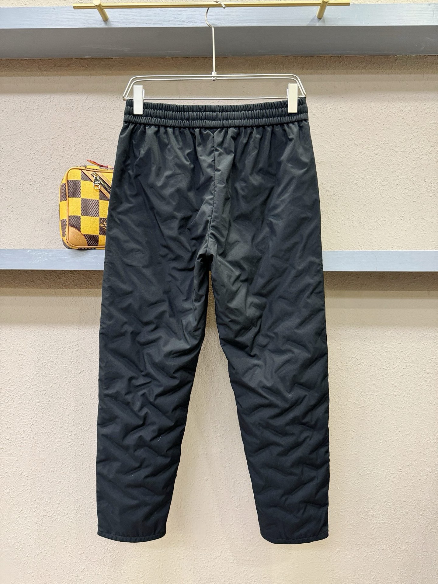 BURBERRY巴宝莉 秋冬新款防寒机能羽绒裤，经典羽绒长裤，防风防雨雪，内里大朵绒填充，舒适保暖。运动