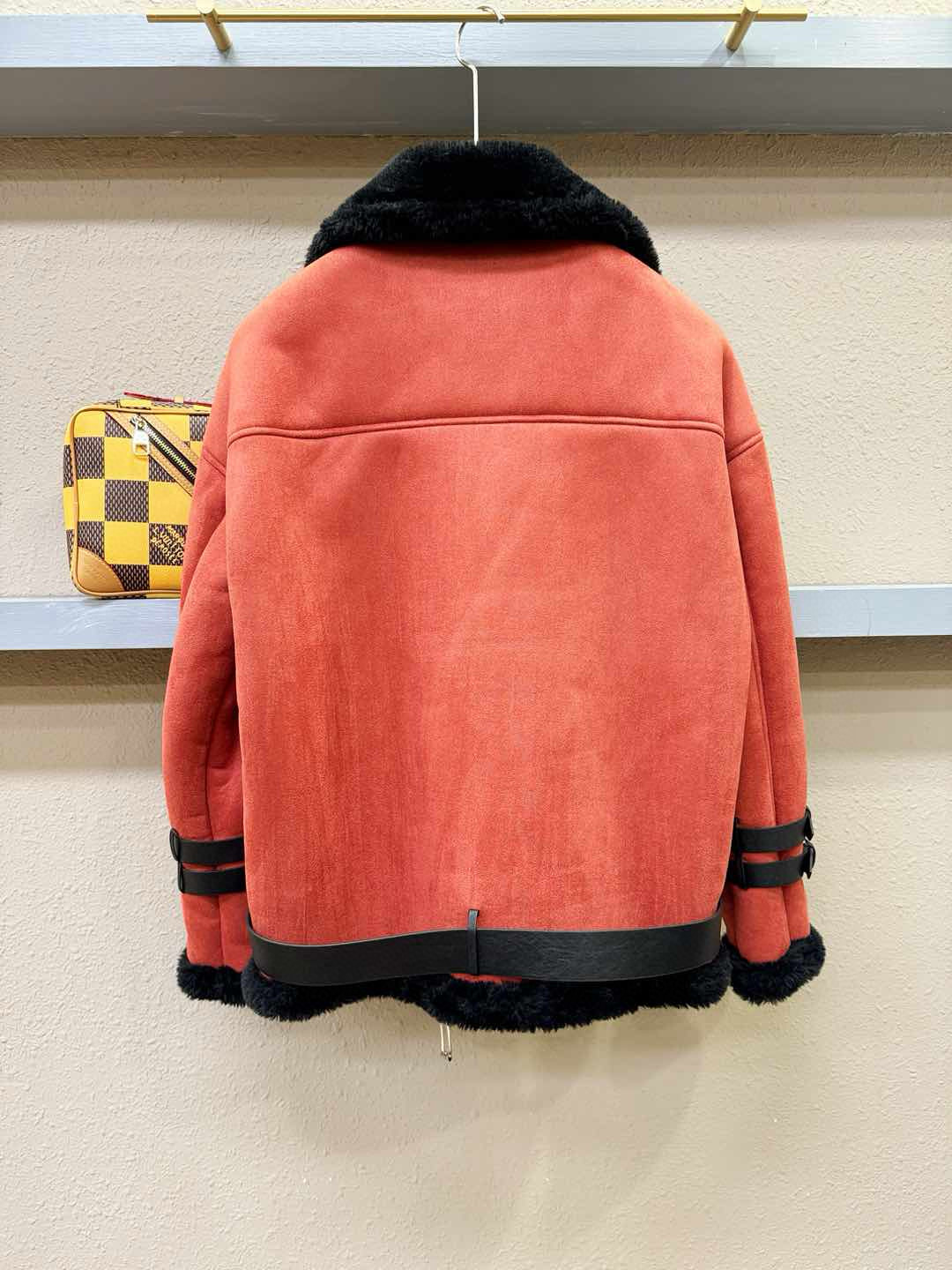 Moncler蒙口 新品皮毛一体，原生态人造皮面料；100%进口皮毛一体！采用进口人造皮皮料！皮料品质相