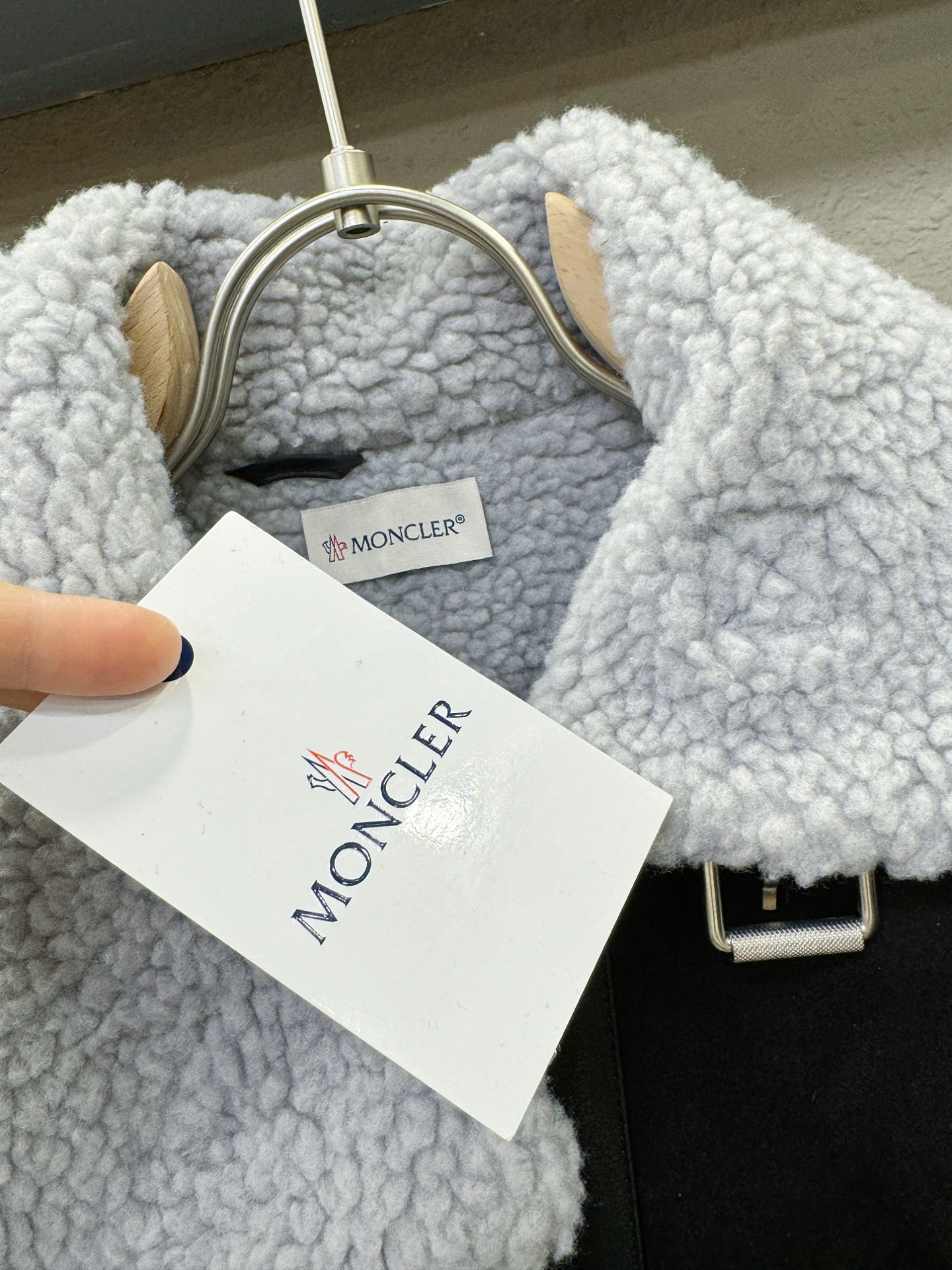 Moncler蒙口 新品皮毛一体，原生态人造皮面料；100%进口皮毛一体！采用进口人造皮皮料！皮料品质相