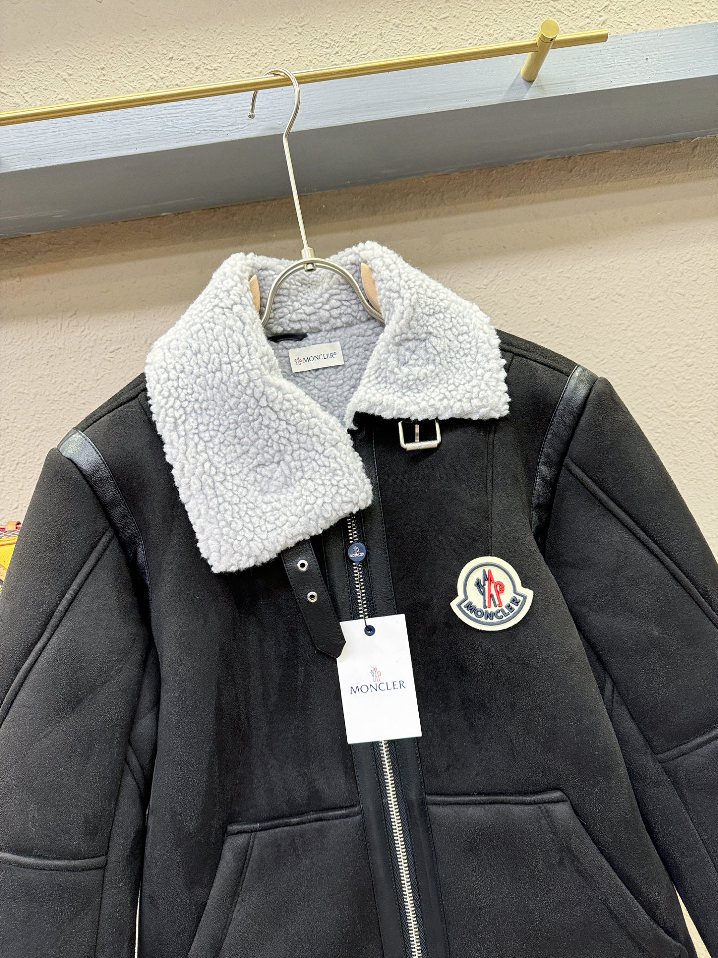 Moncler蒙口 新品皮毛一体，原生态人造皮面料；100%进口皮毛一体！采用进口人造皮皮料！皮料品质相