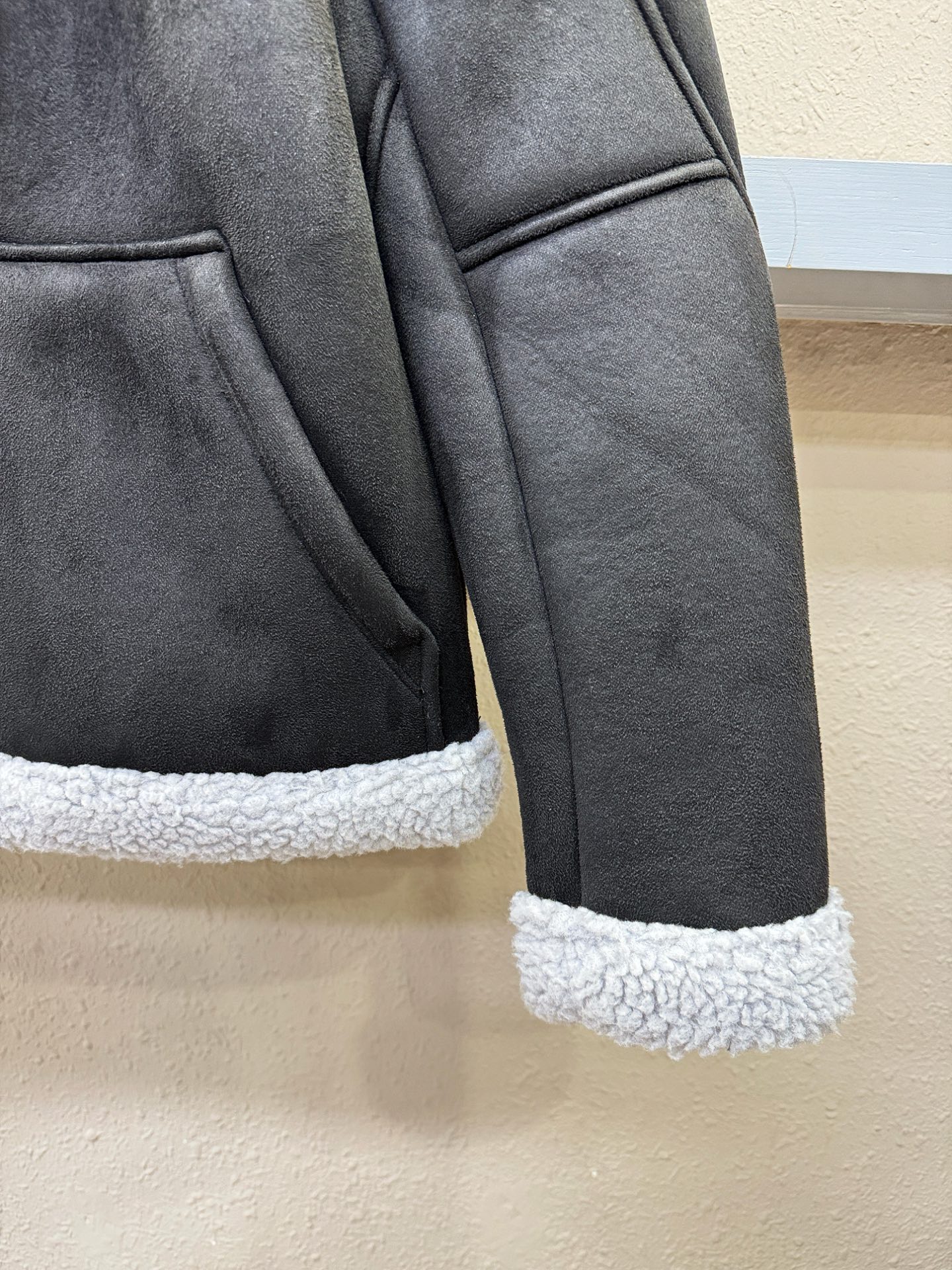 Moncler蒙口 新品皮毛一体，原生态人造皮面料；100%进口皮毛一体！采用进口人造皮皮料！皮料品质相