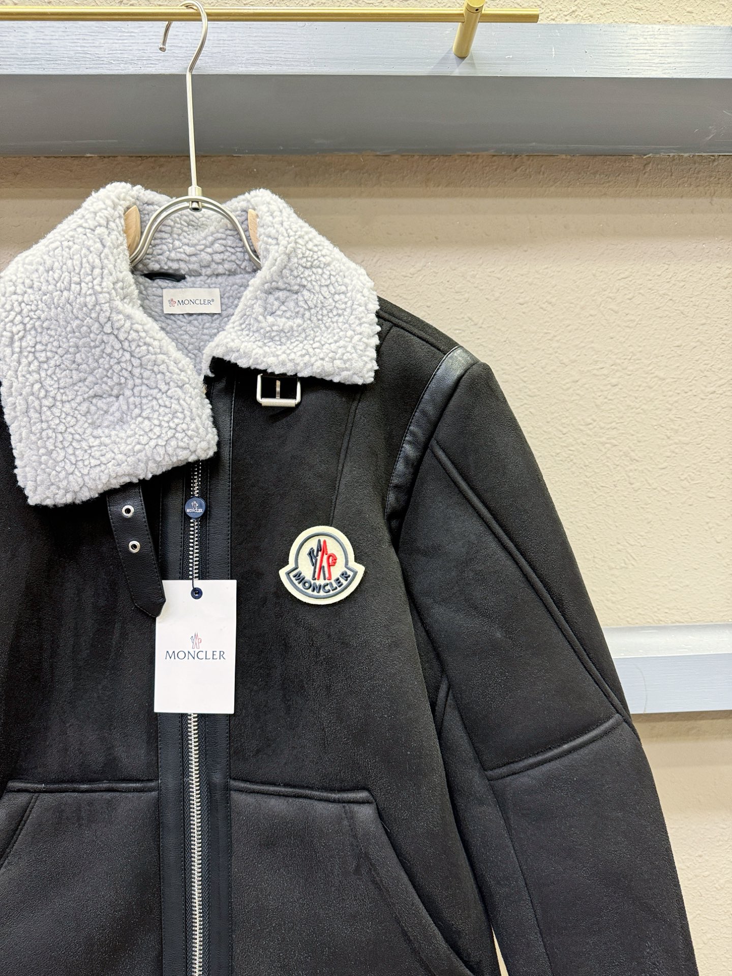 Moncler蒙口 新品皮毛一体，原生态人造皮面料；100%进口皮毛一体！采用进口人造皮皮料！皮料品质相