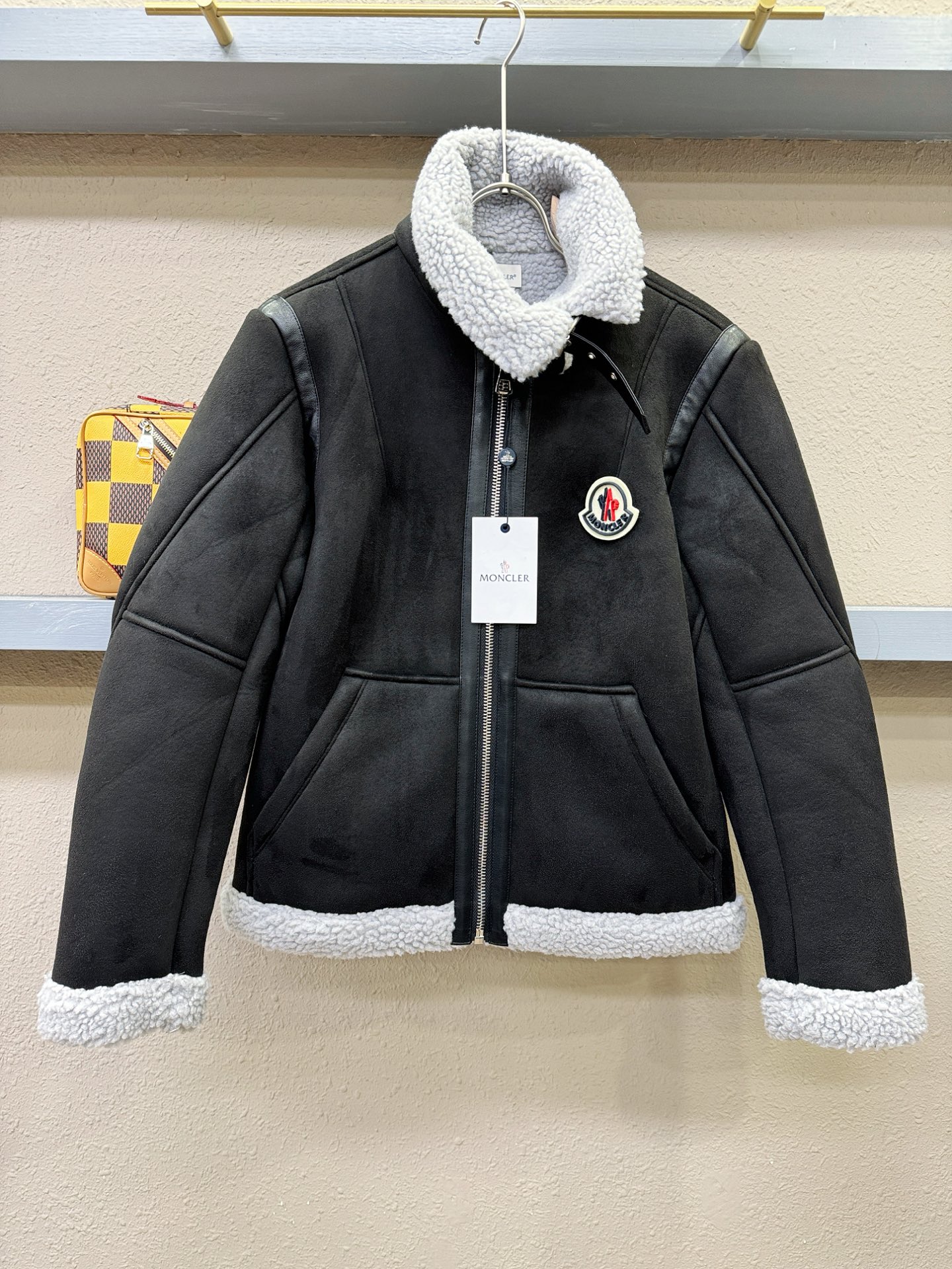 Moncler蒙口 新品皮毛一体，原生态人造皮面料；100%进口皮毛一体！采用进口人造皮皮料！皮料品质相