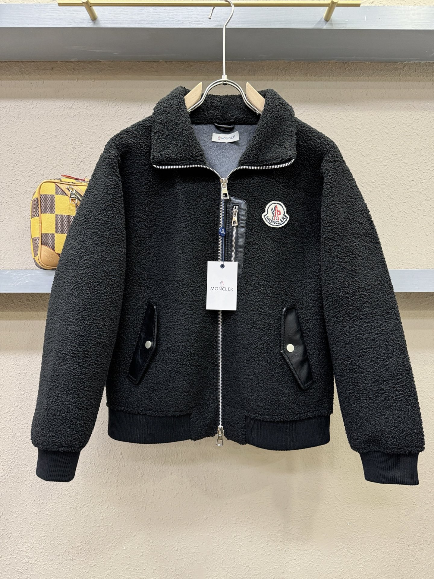 Moncler蒙口 新品皮毛一体，原生态人造皮面料；100%进口皮毛一体！采用进口人造皮！皮料品质相当高