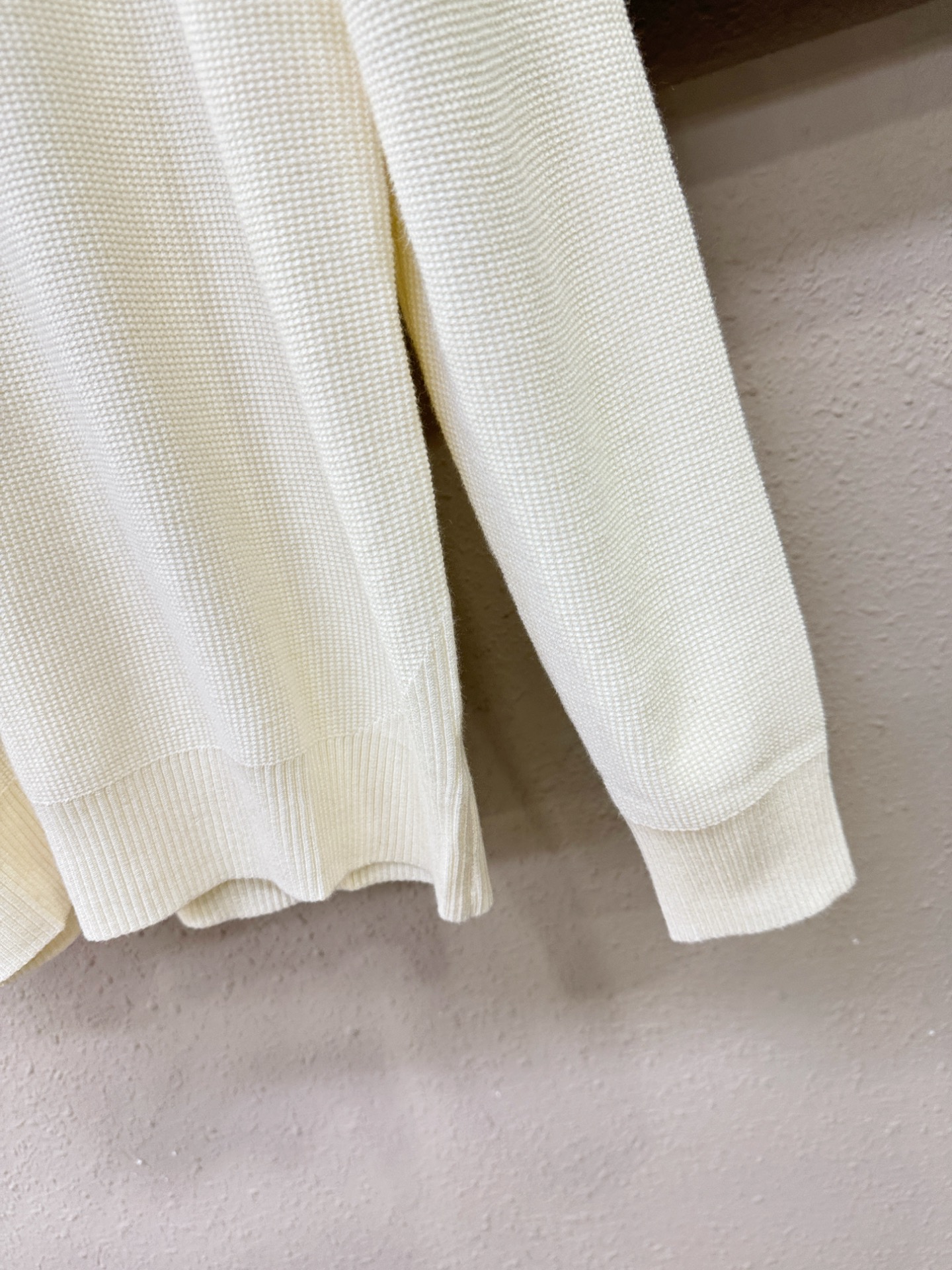 BC布鲁提 2025新款毛衣，胸前logo设计！贸易公司渠道稀出，同步官网发售！秋冬系列经典设计！此款毛