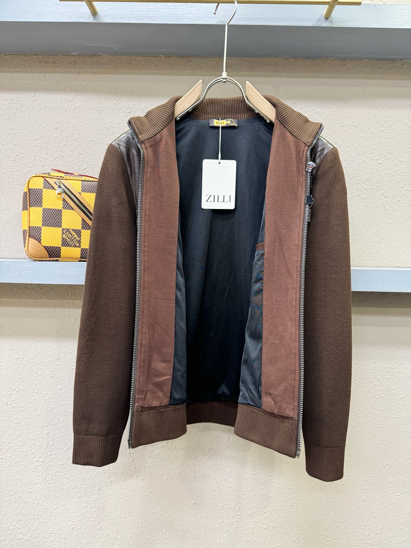ZILLI 25ss秋冬新款外套，绵羊毛面，真皮拼接设计，超A原单外套！甄选顶级绵羊毛打造、搭配经典Lo