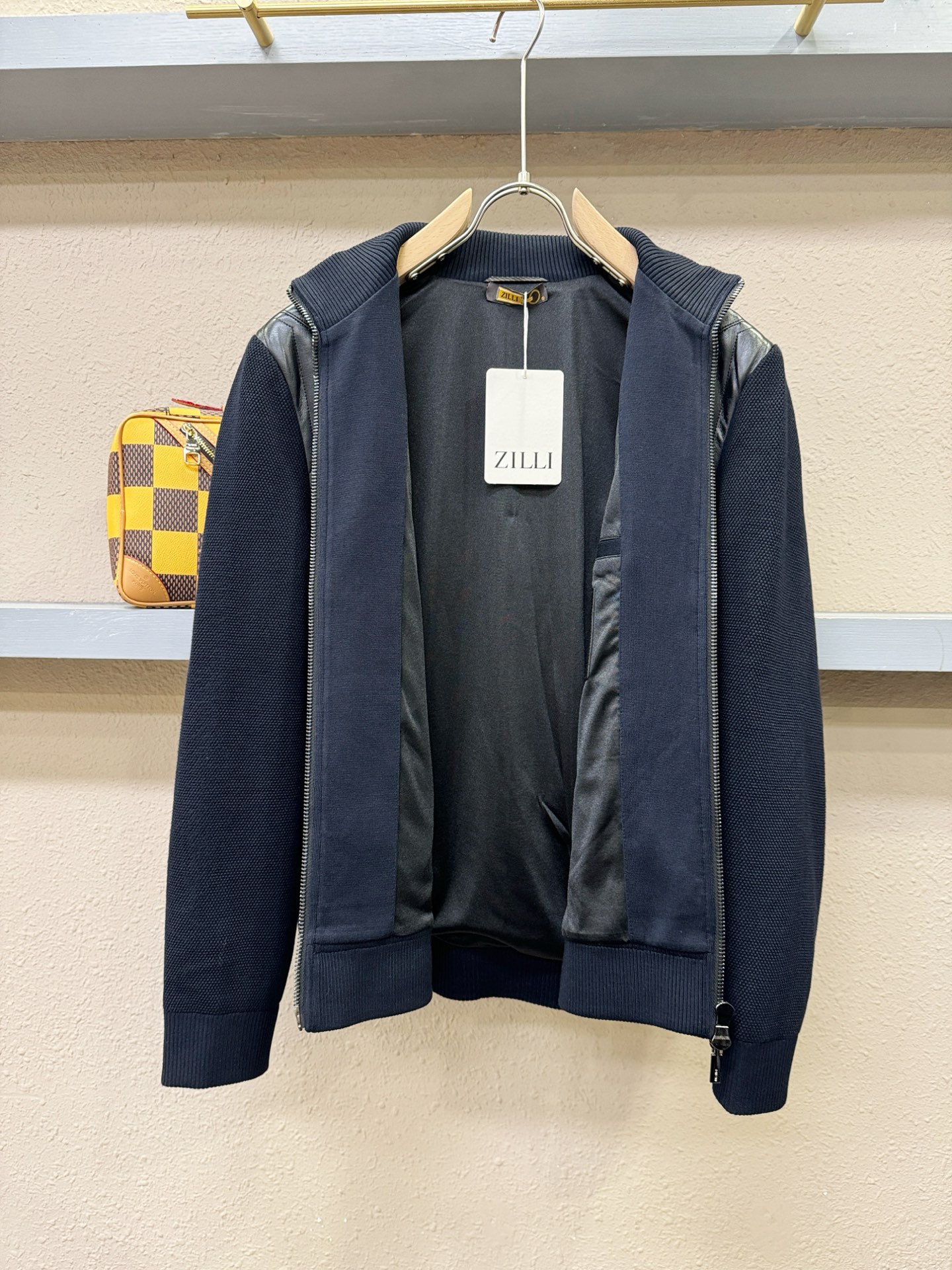 ZILLI 25ss秋冬新款外套，绵羊毛面，真皮拼接设计，超A原单外套！甄选顶级绵羊毛打造、搭配经典Lo