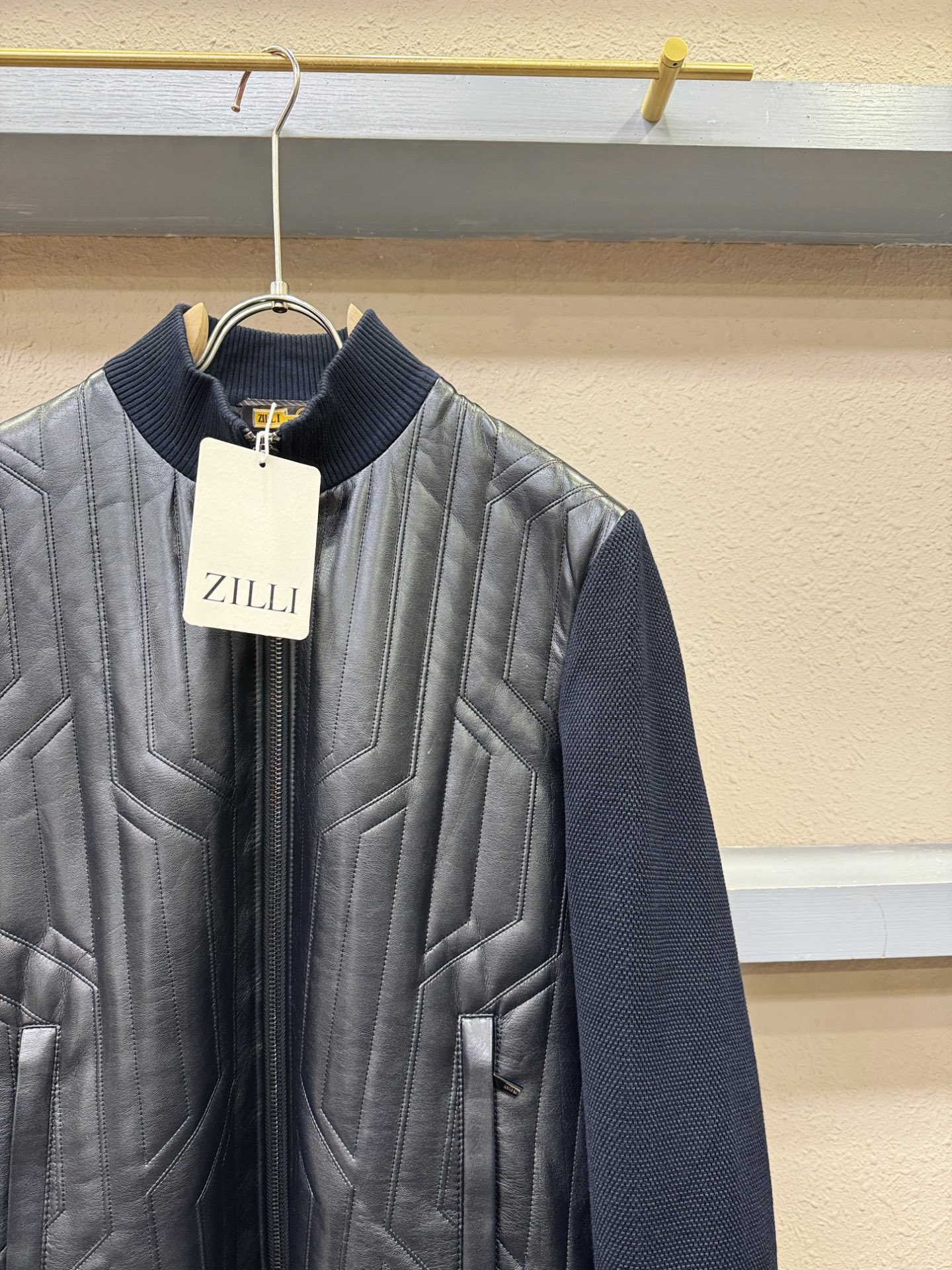 ZILLI 25ss秋冬新款外套，绵羊毛面，真皮拼接设计，超A原单外套！甄选顶级绵羊毛打造、搭配经典Lo