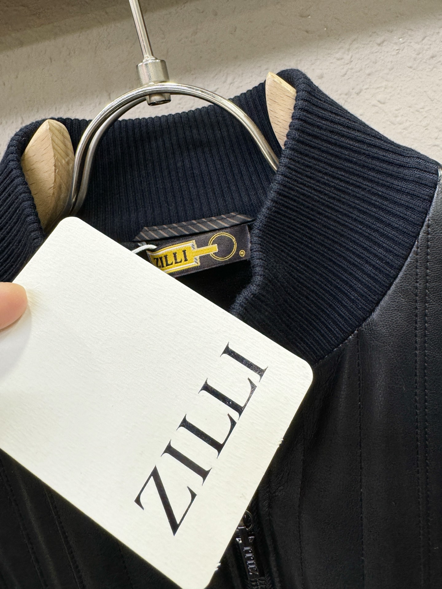 ZILLI 25ss秋冬新款外套，绵羊毛面，真皮拼接设计，超A原单外套！甄选顶级绵羊毛打造、搭配经典Lo