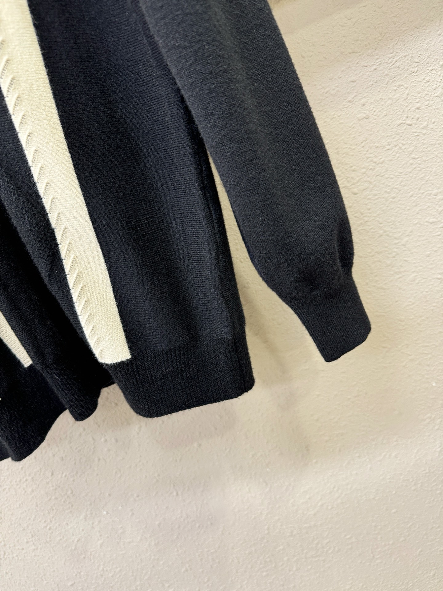 Loro Piana诺悠翩雅 2025新款毛衣，胸前logo设计！贸易公司渠道稀出，同步官网发售！秋冬系