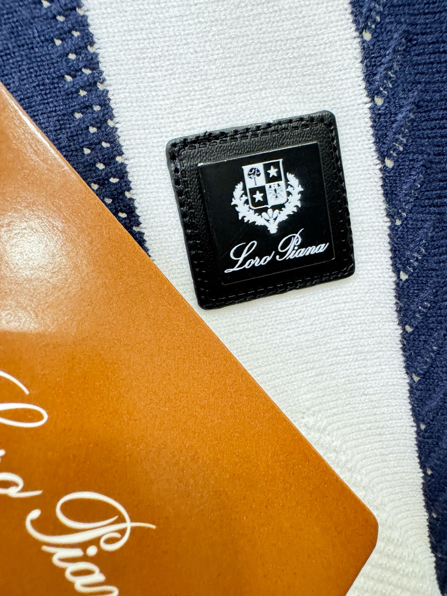 Loro Piana诺悠翩雅 2025新款毛衣，胸前logo设计！贸易公司渠道稀出，同步官网发售！秋冬系