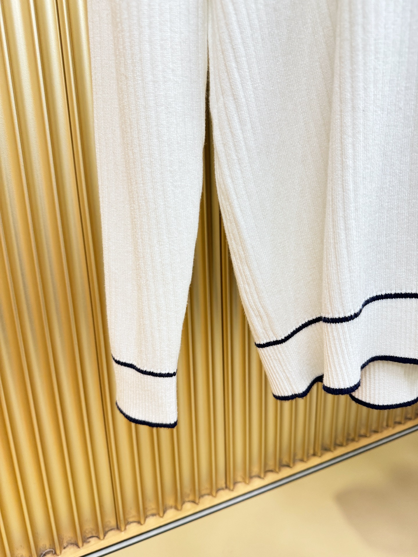 Loro Piana诺悠翩雅 新款毛衣，胸前logo设计！贸易公司渠道稀出，同步官网发售！秋冬系列经典设