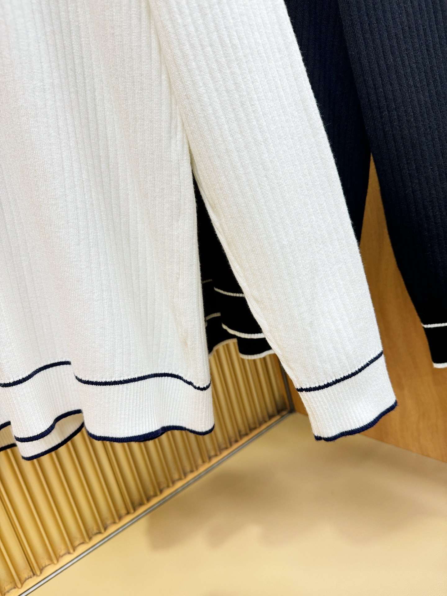 Loro Piana诺悠翩雅 新款毛衣，胸前logo设计！贸易公司渠道稀出，同步官网发售！秋冬系列经典设