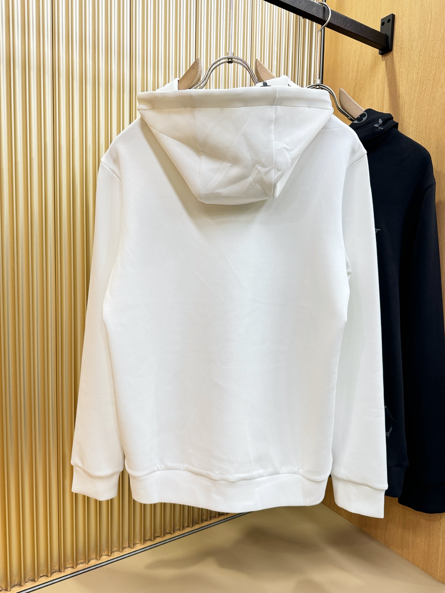 LV路易威登 2025ss秋季新品 长袖连帽卫衣，经典Logo设计，百搭款 官网同步发售 定制面料，柔软