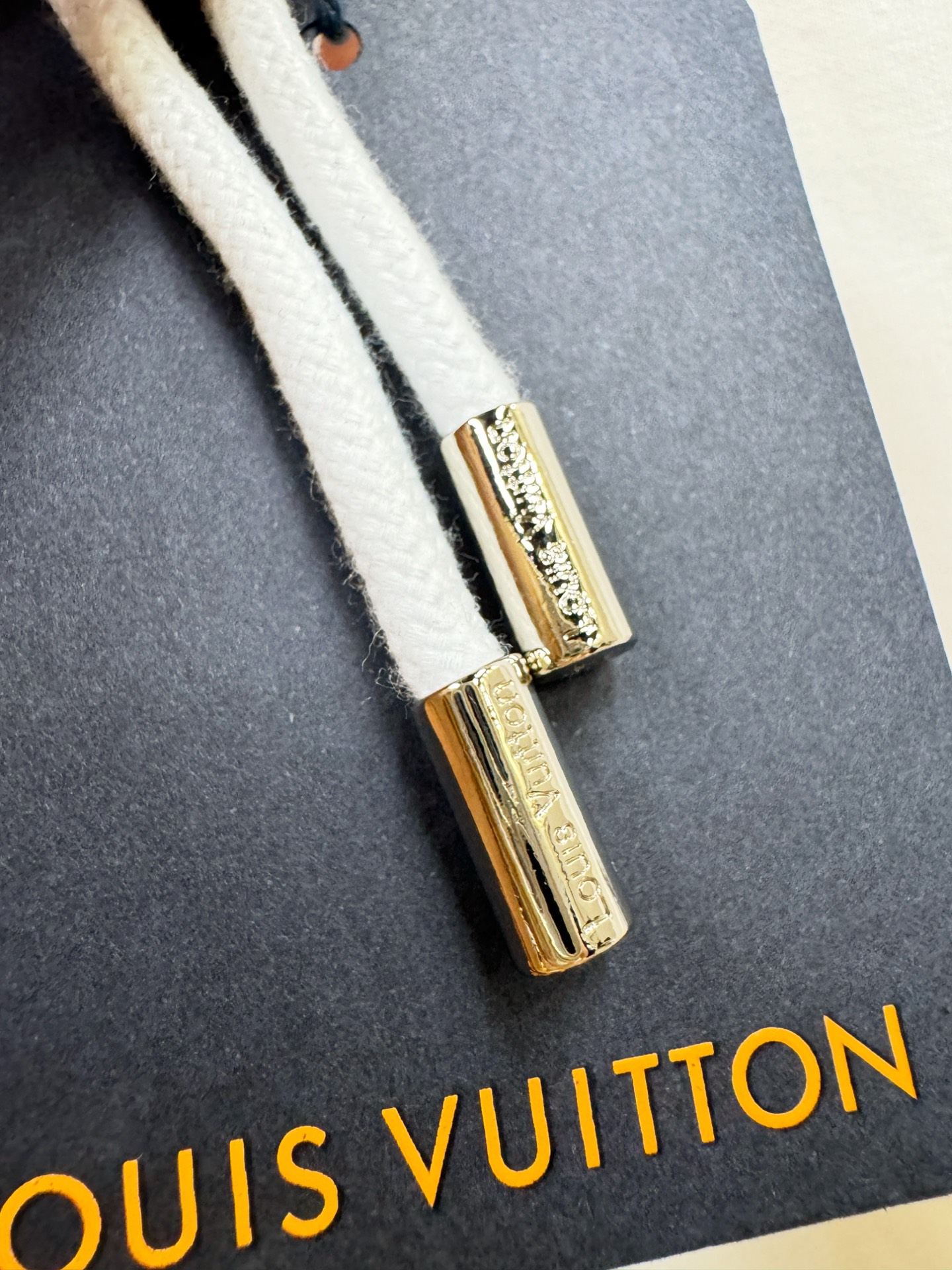 LV路易威登 2025ss秋季新品 长袖连帽卫衣，经典Logo设计，百搭款 官网同步发售 定制面料，柔软