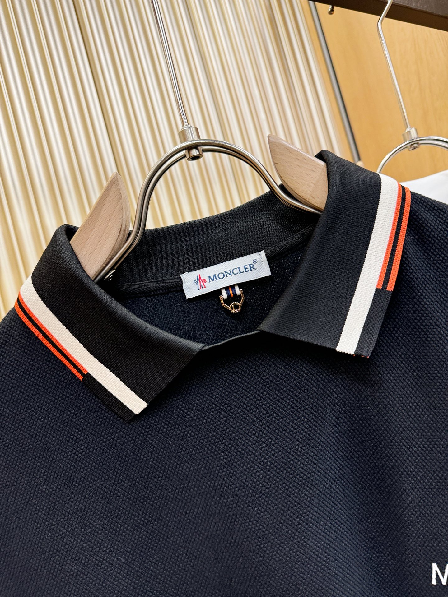 Moncler蒙口 2025秋季新品，官网同步 经典大气百搭Polo领长袖T恤，顶级原版面料，质感细腻 