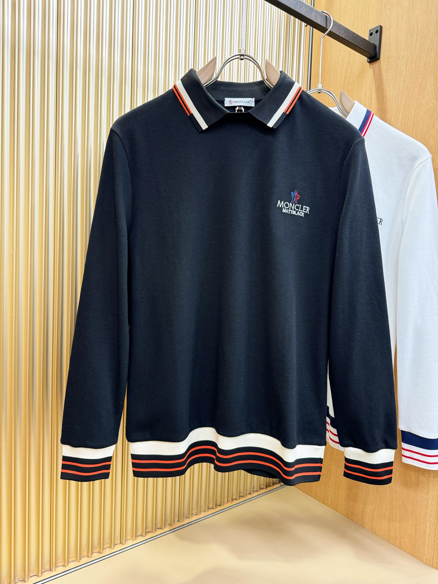 Moncler蒙口 2025秋季新品，官网同步 经典大气百搭Polo领长袖T恤，顶级原版面料，质感细腻 
