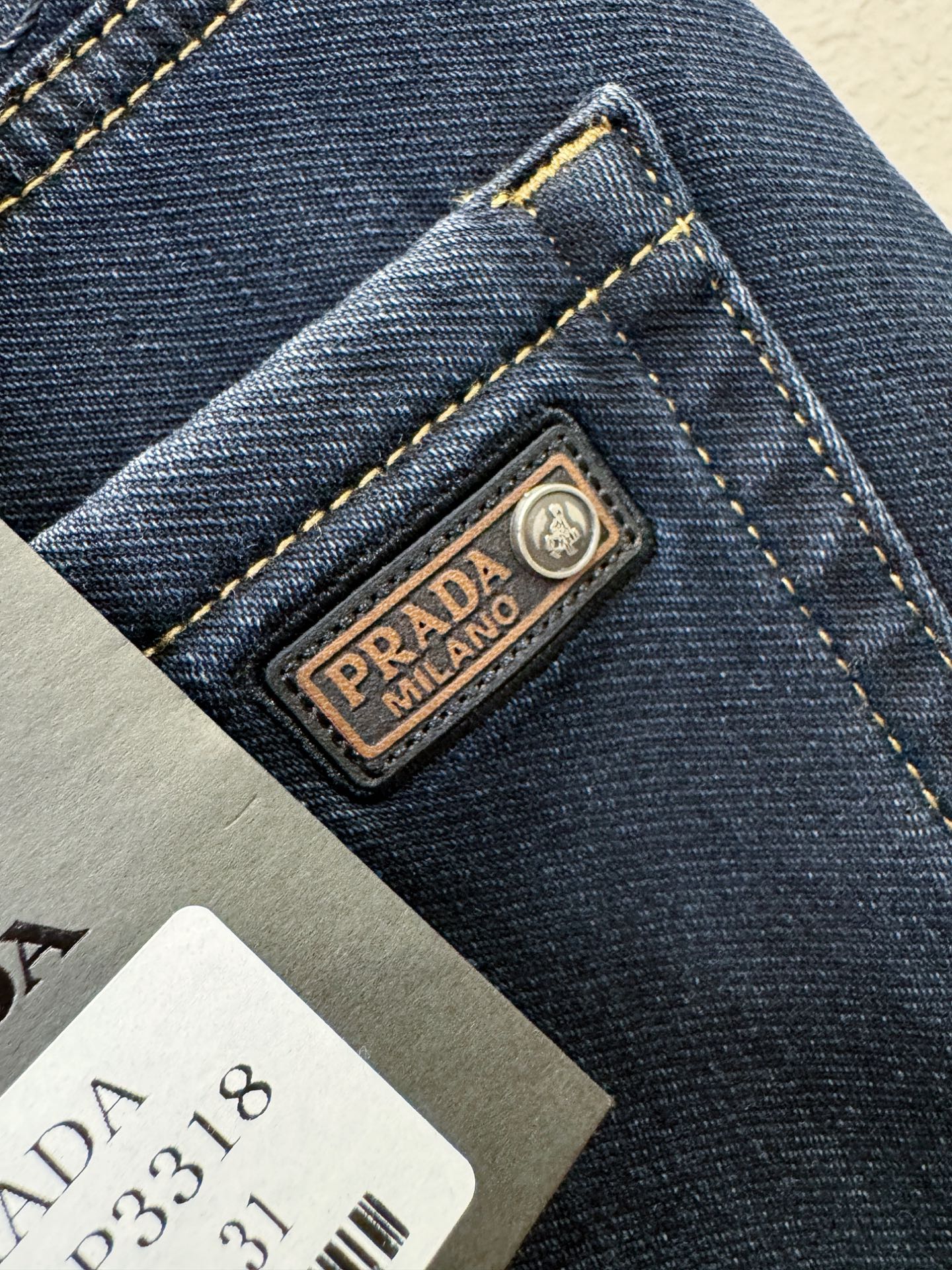 加绒款 PRADA 普拉达 2025专柜新品，原版牛仔裤 加绒加厚保暖，原版重工打造，品牌经典LOGO设