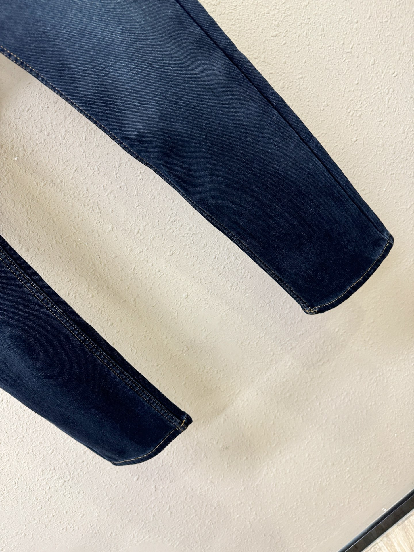 加绒款 PRADA 普拉达 2025专柜新品，原版牛仔裤 加绒加厚保暖，原版重工打造，品牌经典LOGO设