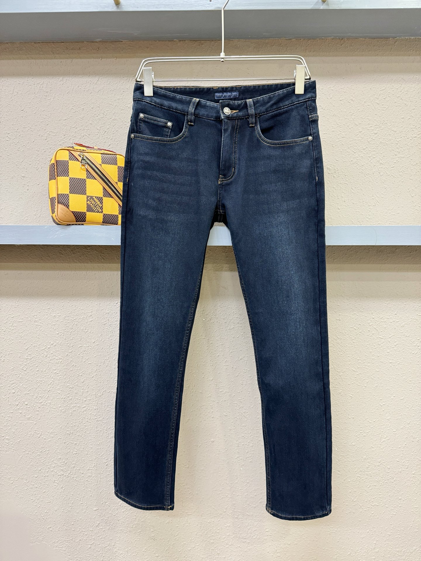 加绒款 PRADA 普拉达 2025专柜新品，原版牛仔裤 加绒加厚保暖，原版重工打造，品牌经典LOGO设