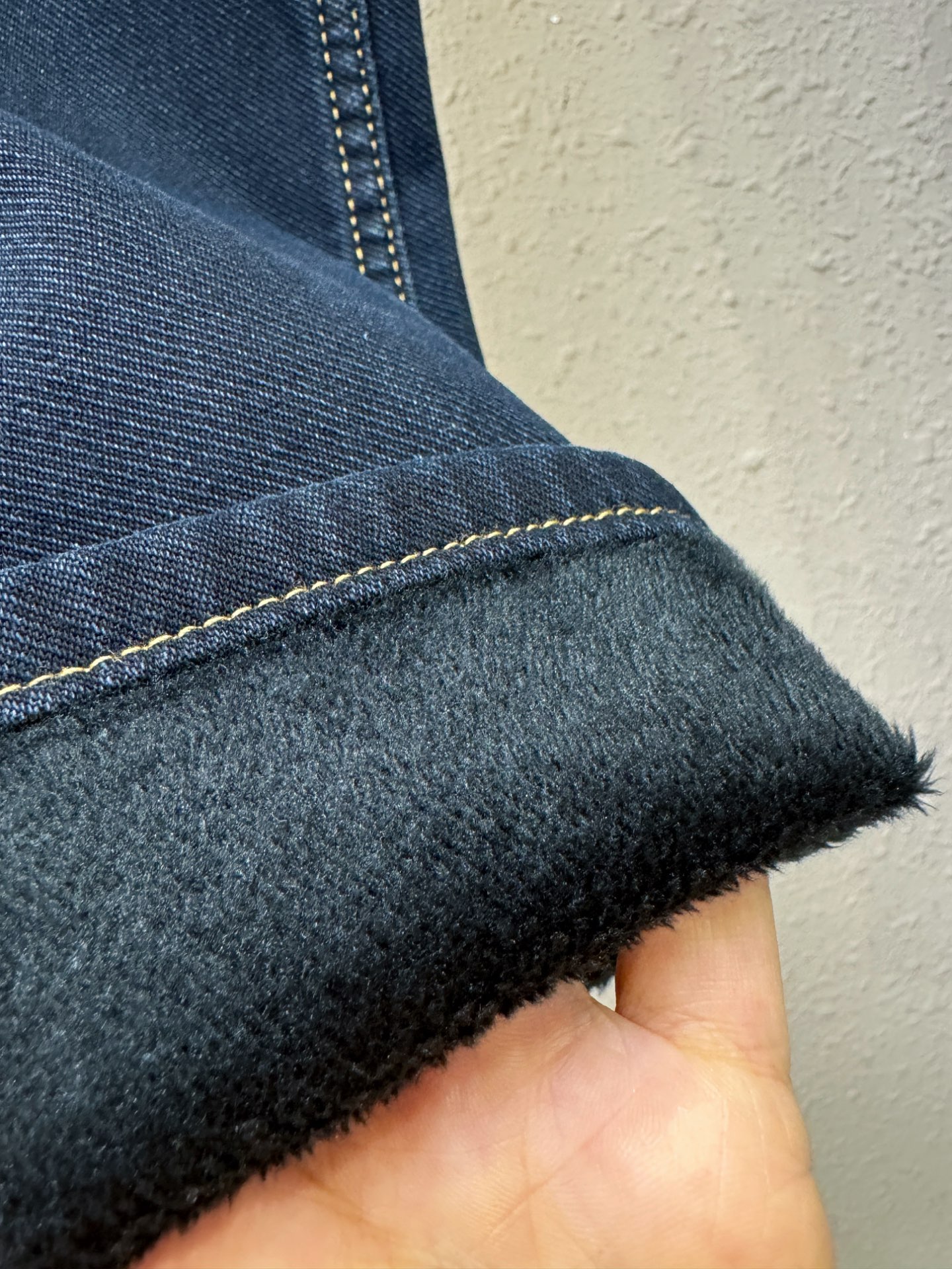 加绒款 PRADA 普拉达 2025专柜新品，原版牛仔裤 加绒加厚保暖，原版重工打造，品牌经典LOGO设