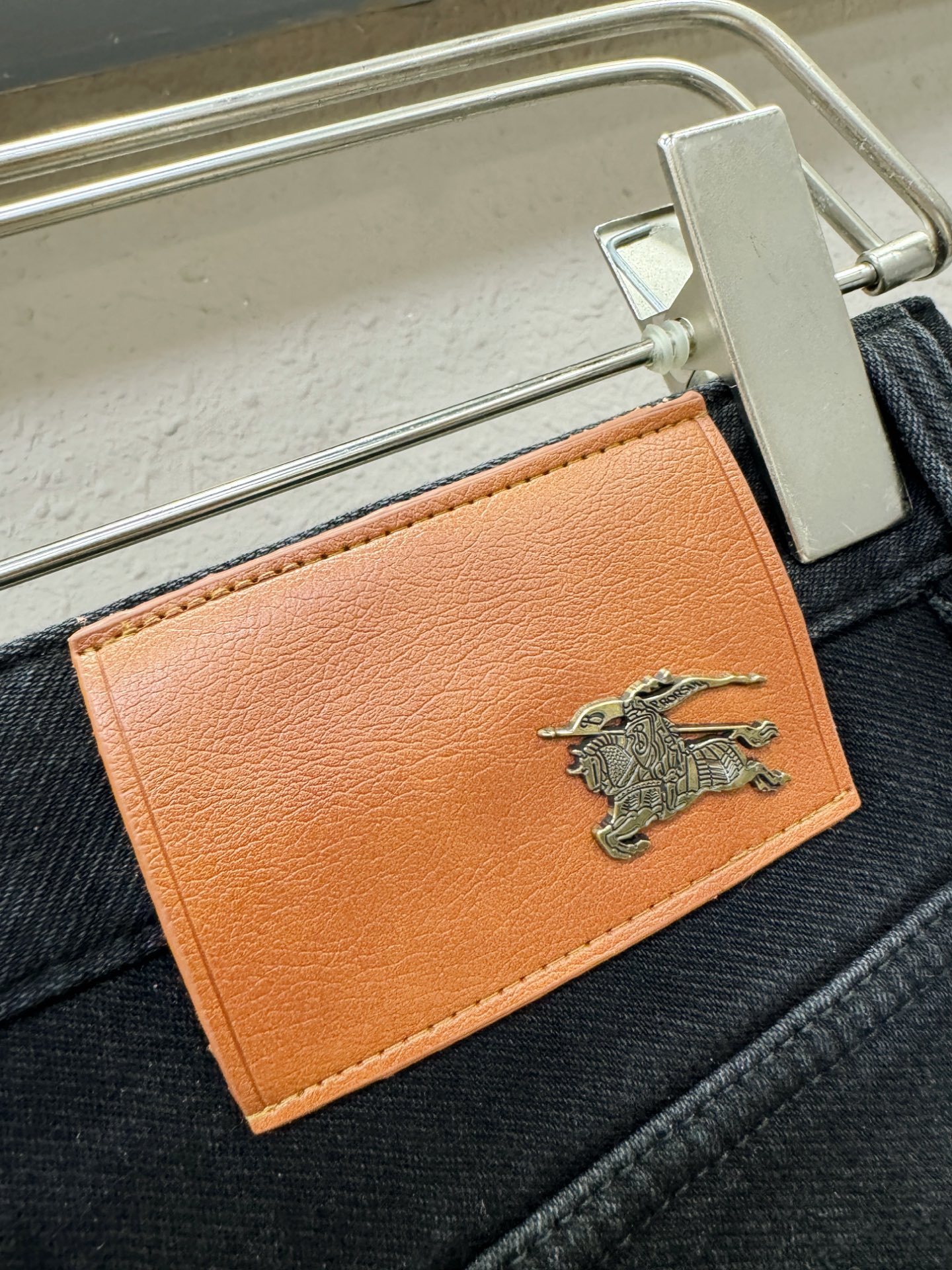 加绒款 BURBERRY巴宝莉 2025专柜新品，原版牛仔裤 加绒加厚保暖，原版重工打造，品牌经典LOG