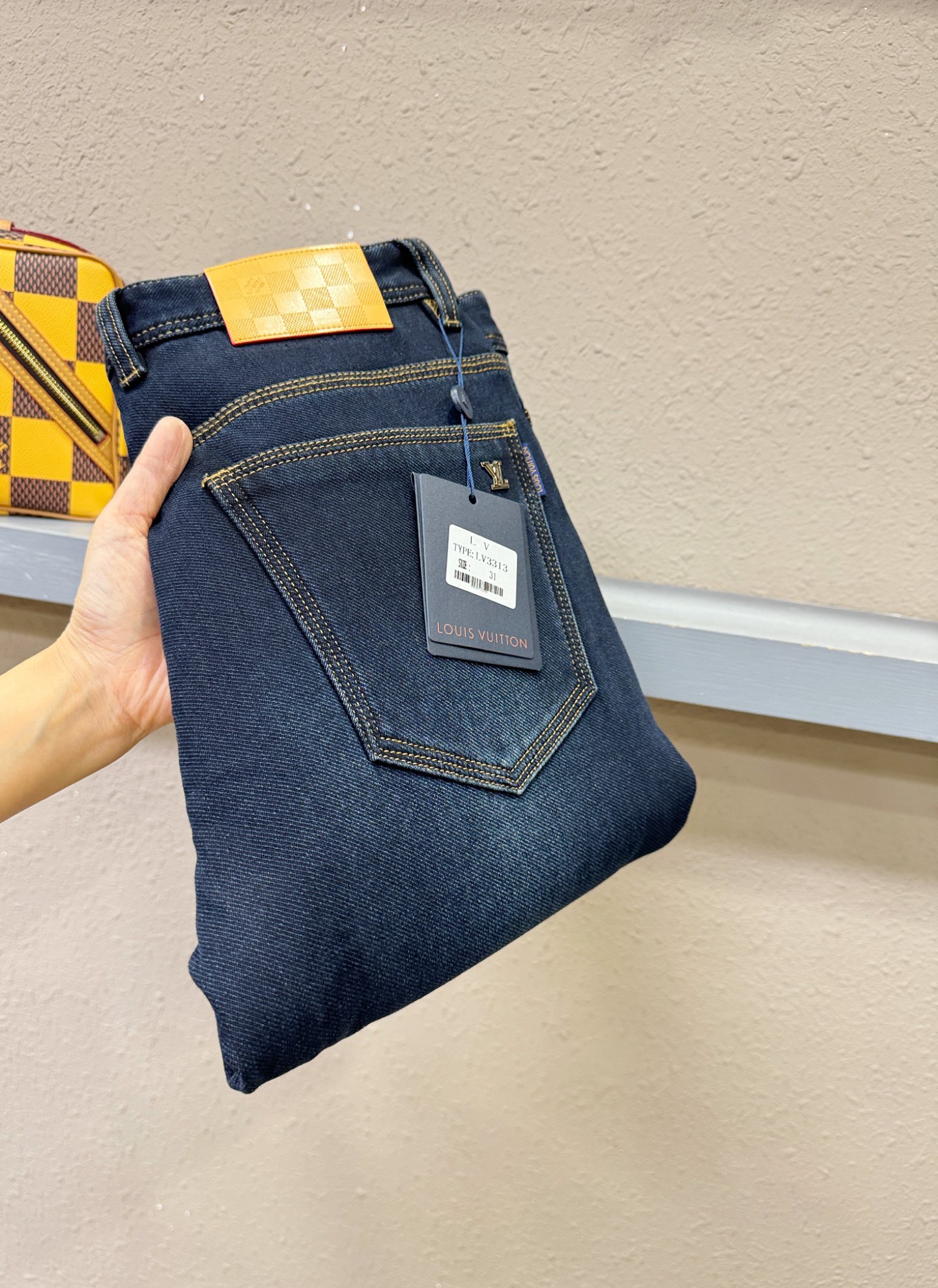 加绒款 LV路易威登 2025专柜新品，原版牛仔裤 加绒加厚保暖，原版重工打造，品牌经典LOGO设计，三