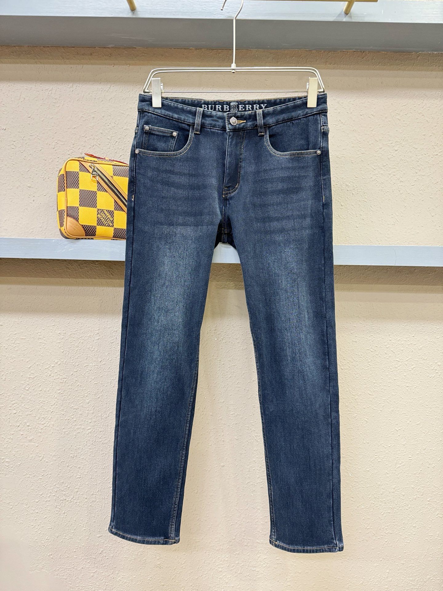 加绒款 BURBERRY巴宝莉 2025专柜新品，原版牛仔裤 加绒加厚保暖，原版重工打造，品牌经典LOG