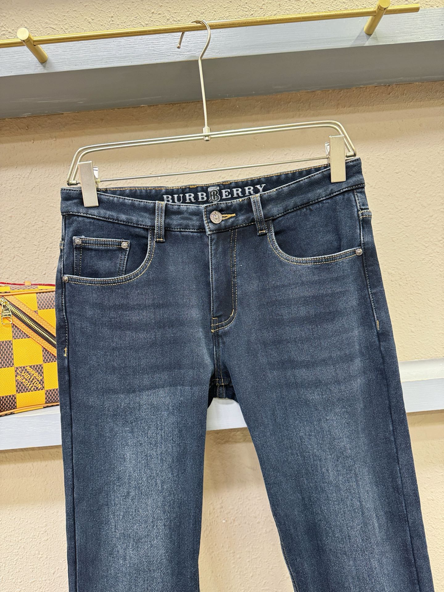 加绒款 BURBERRY巴宝莉 2025专柜新品，原版牛仔裤 加绒加厚保暖，原版重工打造，品牌经典LOG