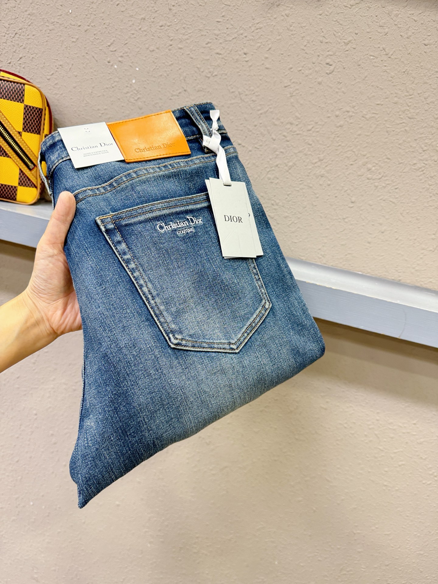 Dior迪奥 2025专柜新品，原版牛仔裤 原版重工打造，品牌经典LOGO设计，三标齐全！原版五金辅料。