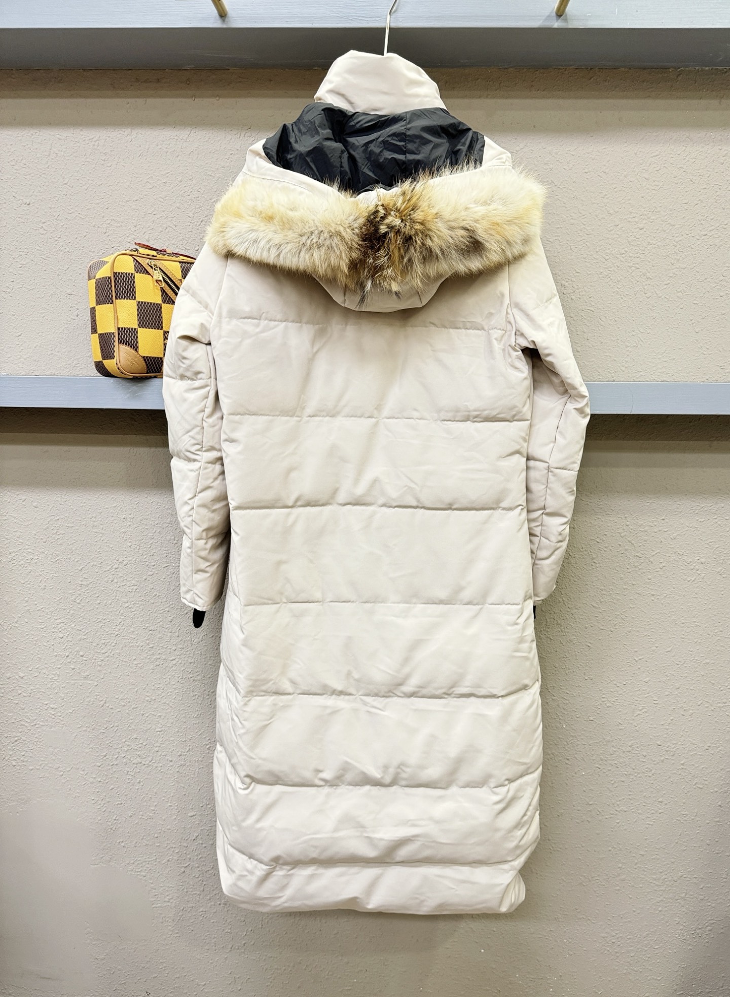 加拿大鹅 品牌Canada Goose 2025新款长款羽绒服，秀场新品，品相非常完美，专柜高科技防水面